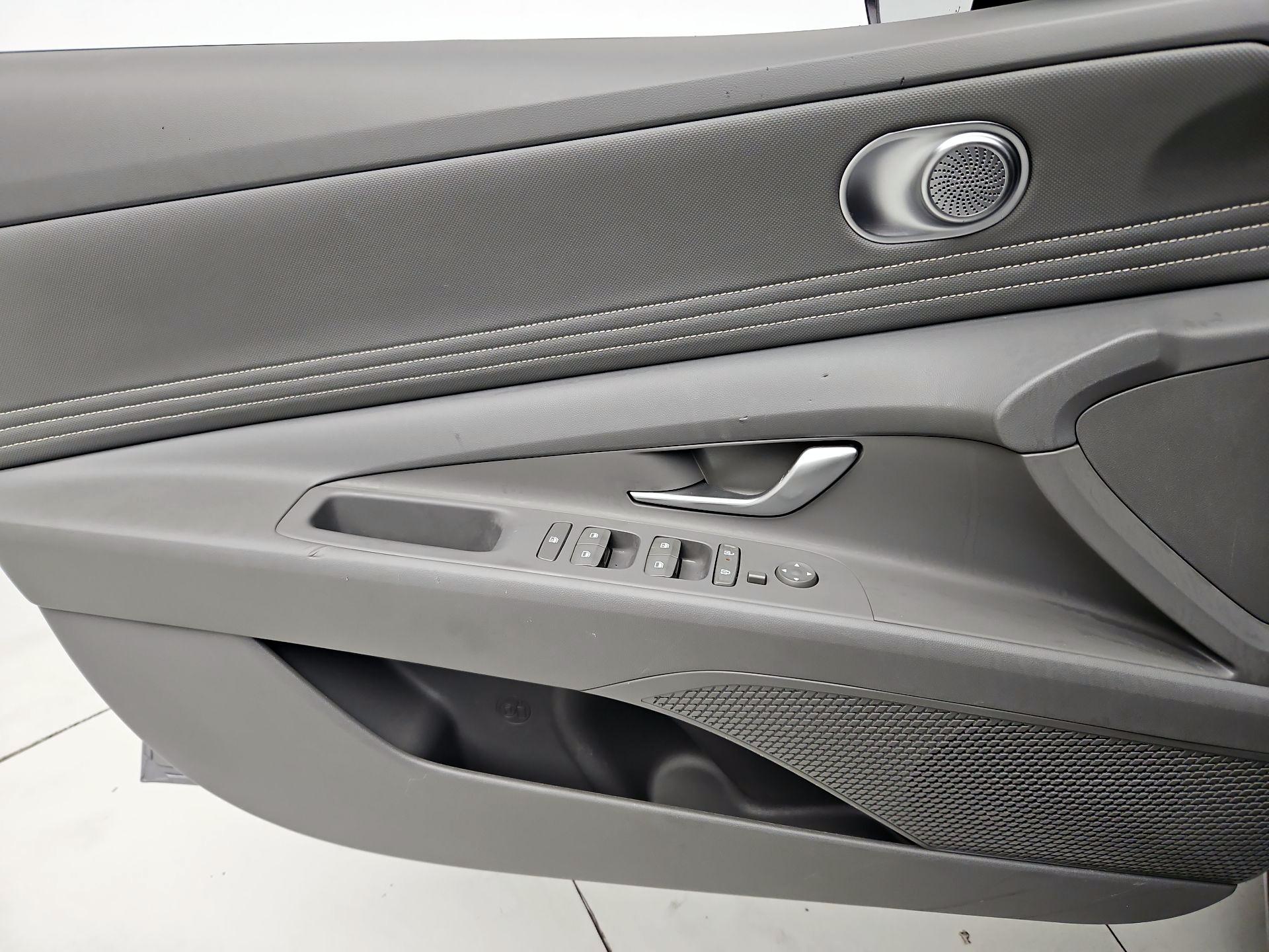 Thumbnail: 2025 Hyundai Elantra - 12