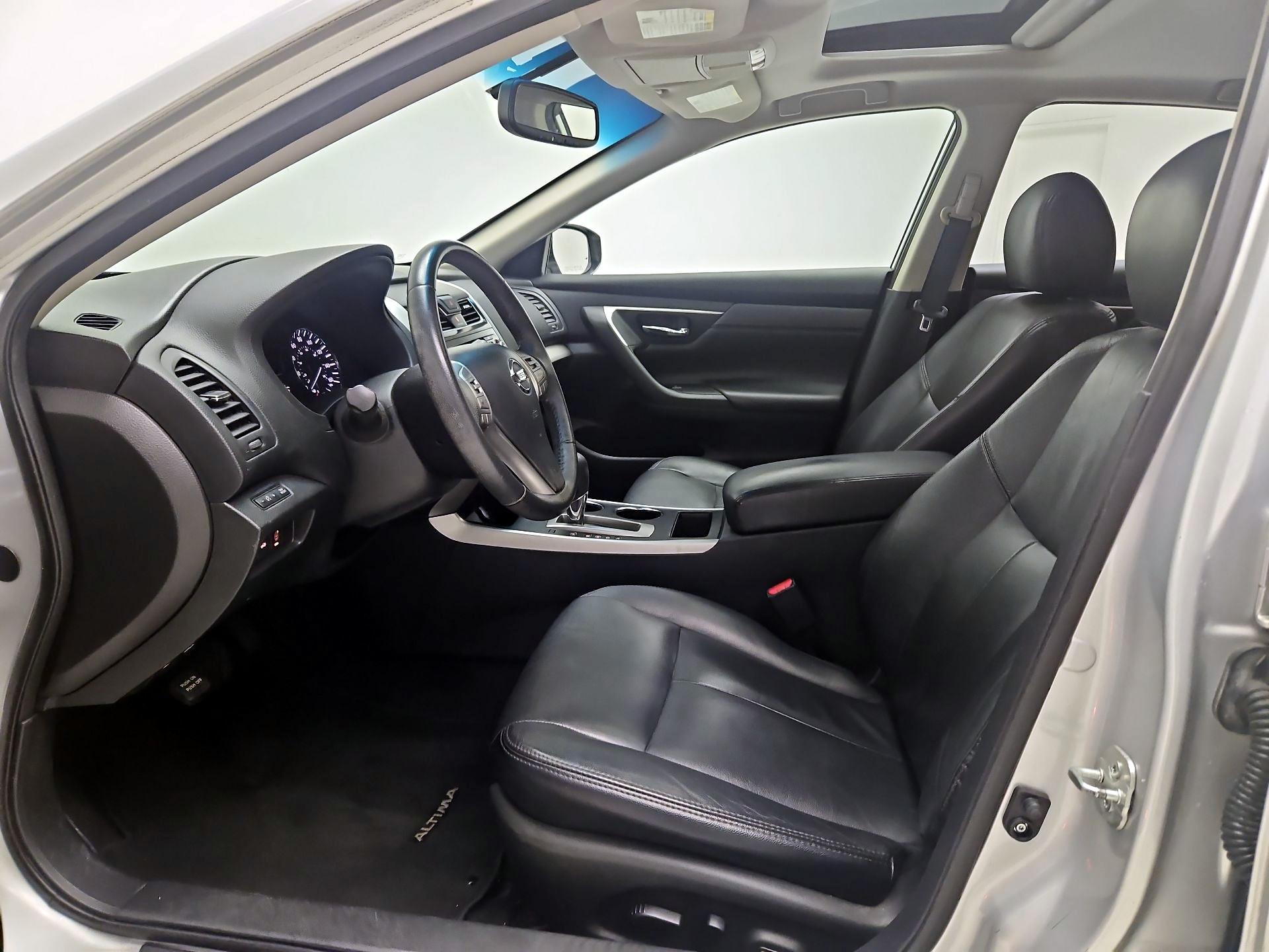 Thumbnail: 2015 Nissan Altima - 11