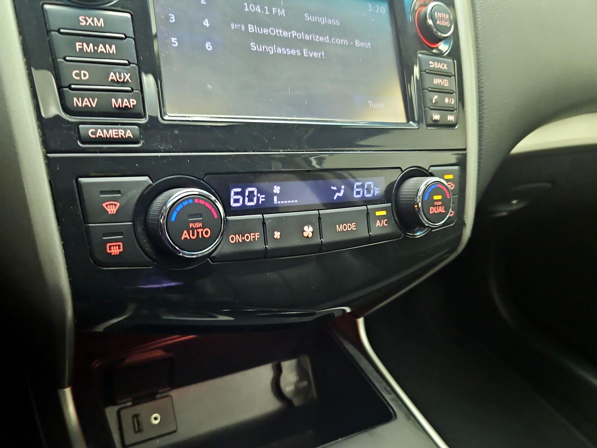 Thumbnail: 2015 Nissan Altima - 16