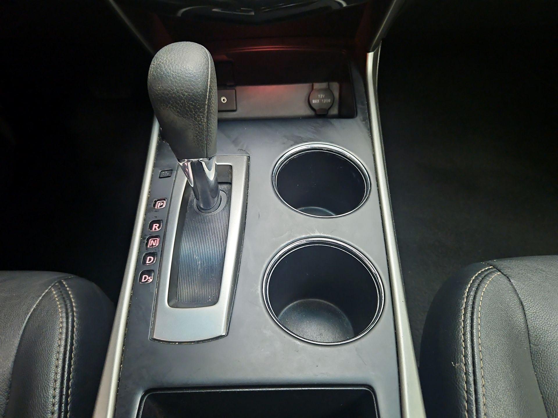 Thumbnail: 2015 Nissan Altima - 17