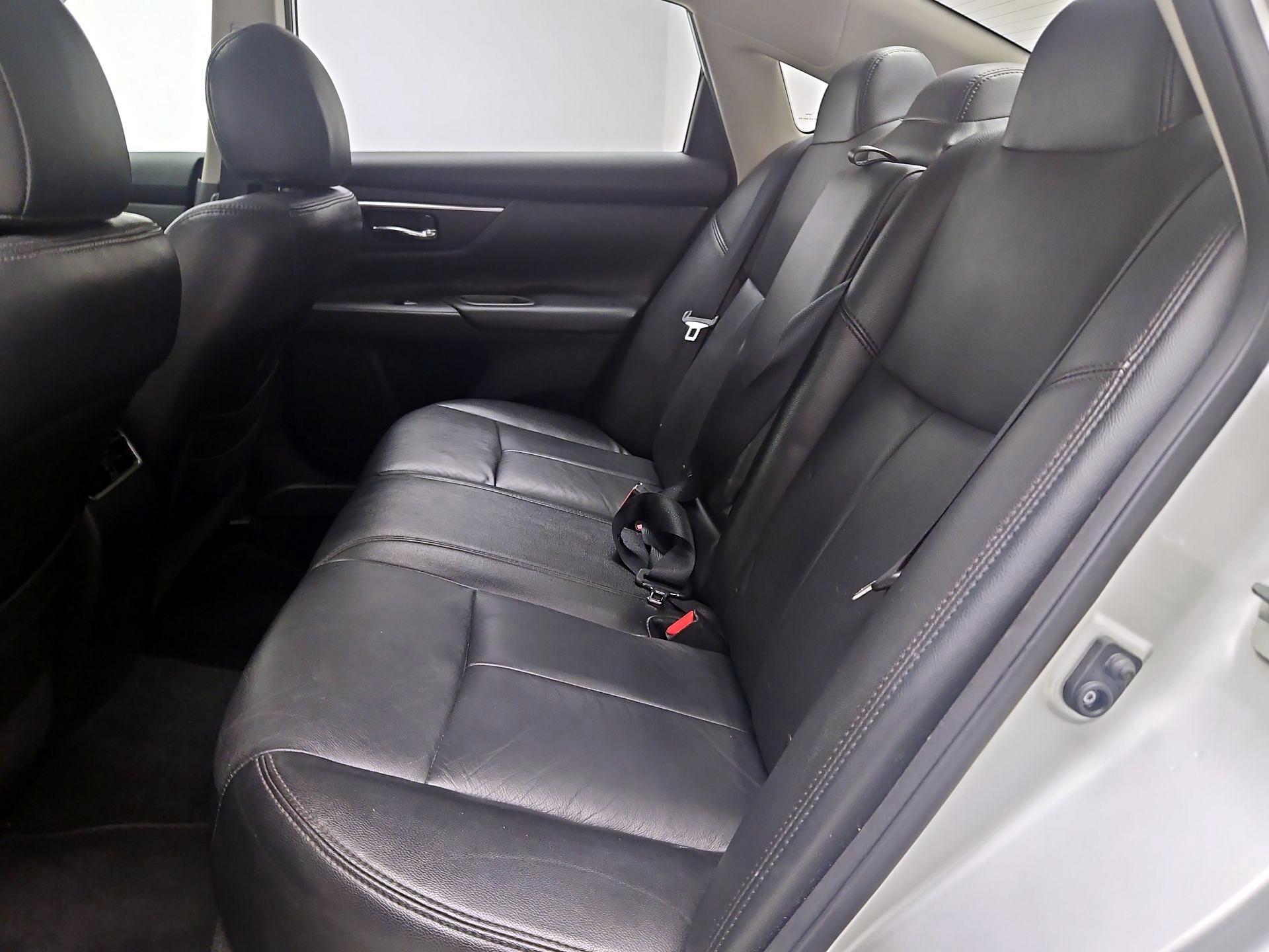 Thumbnail: 2015 Nissan Altima - 20