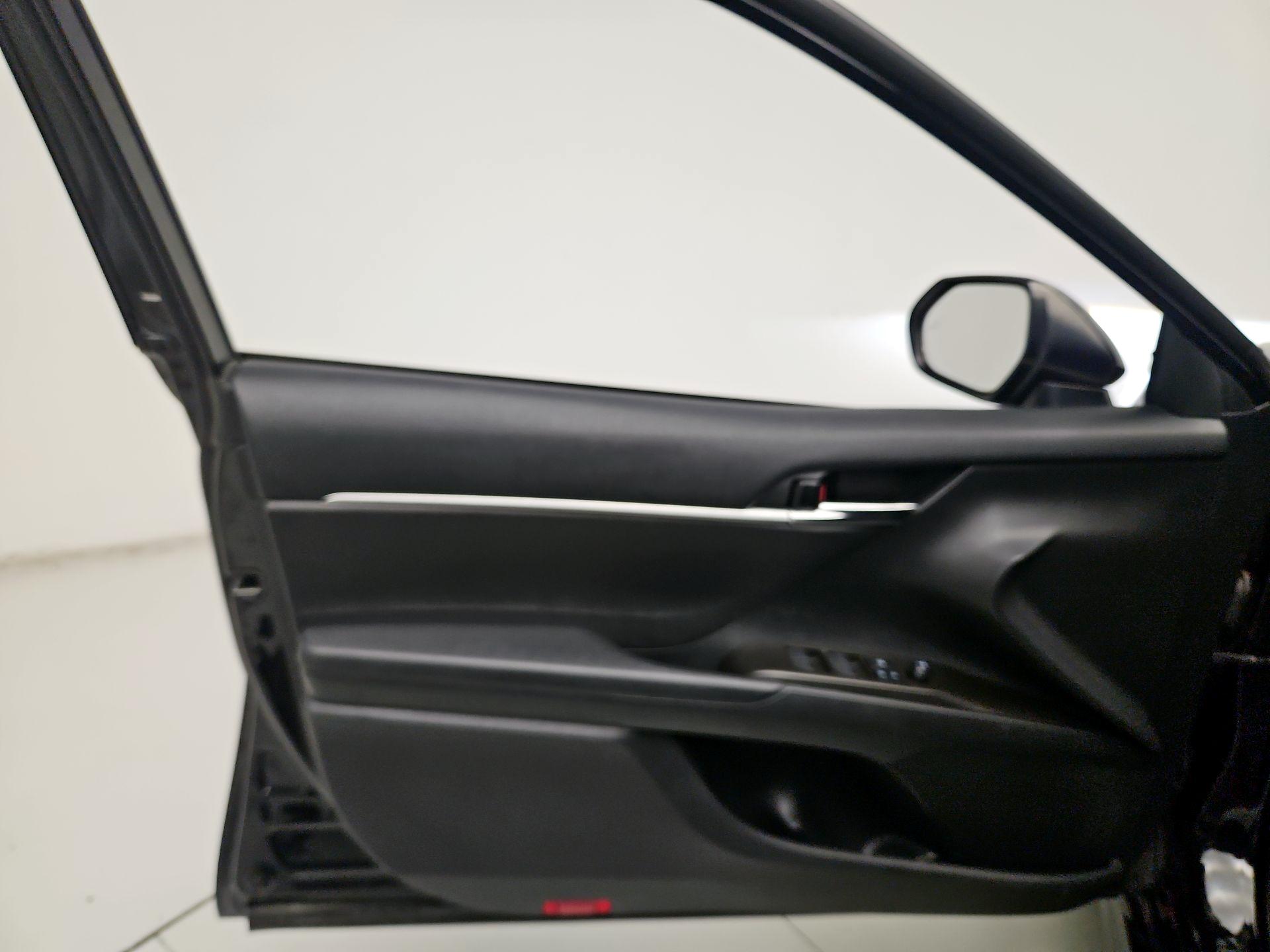 Thumbnail: 2022 Toyota Camry - 12