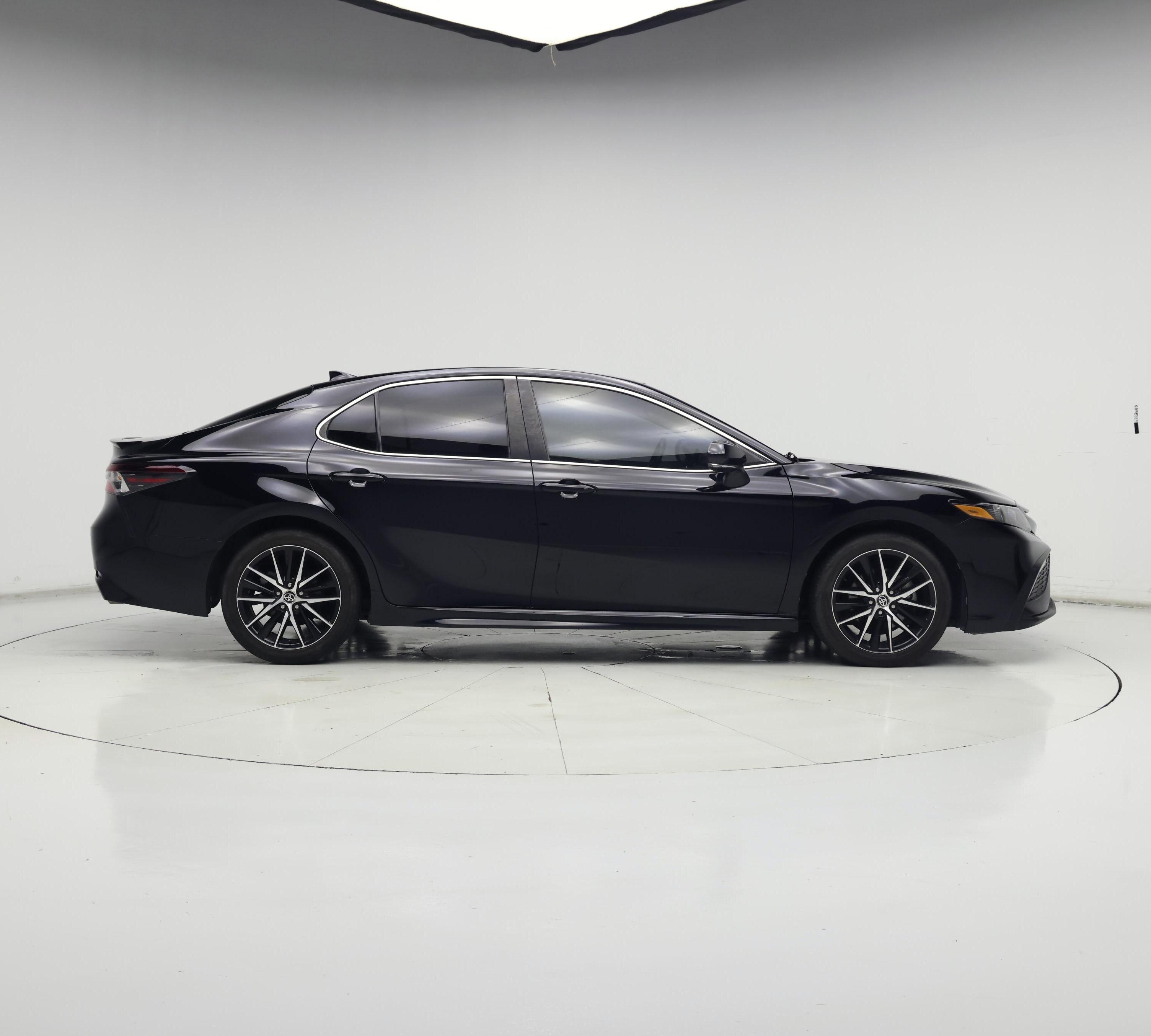 Thumbnail: 2022 Toyota Camry - 7