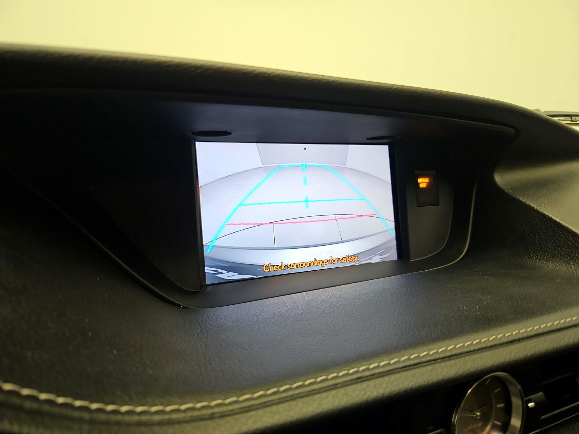 Thumbnail: 2014 Lexus ES - 14