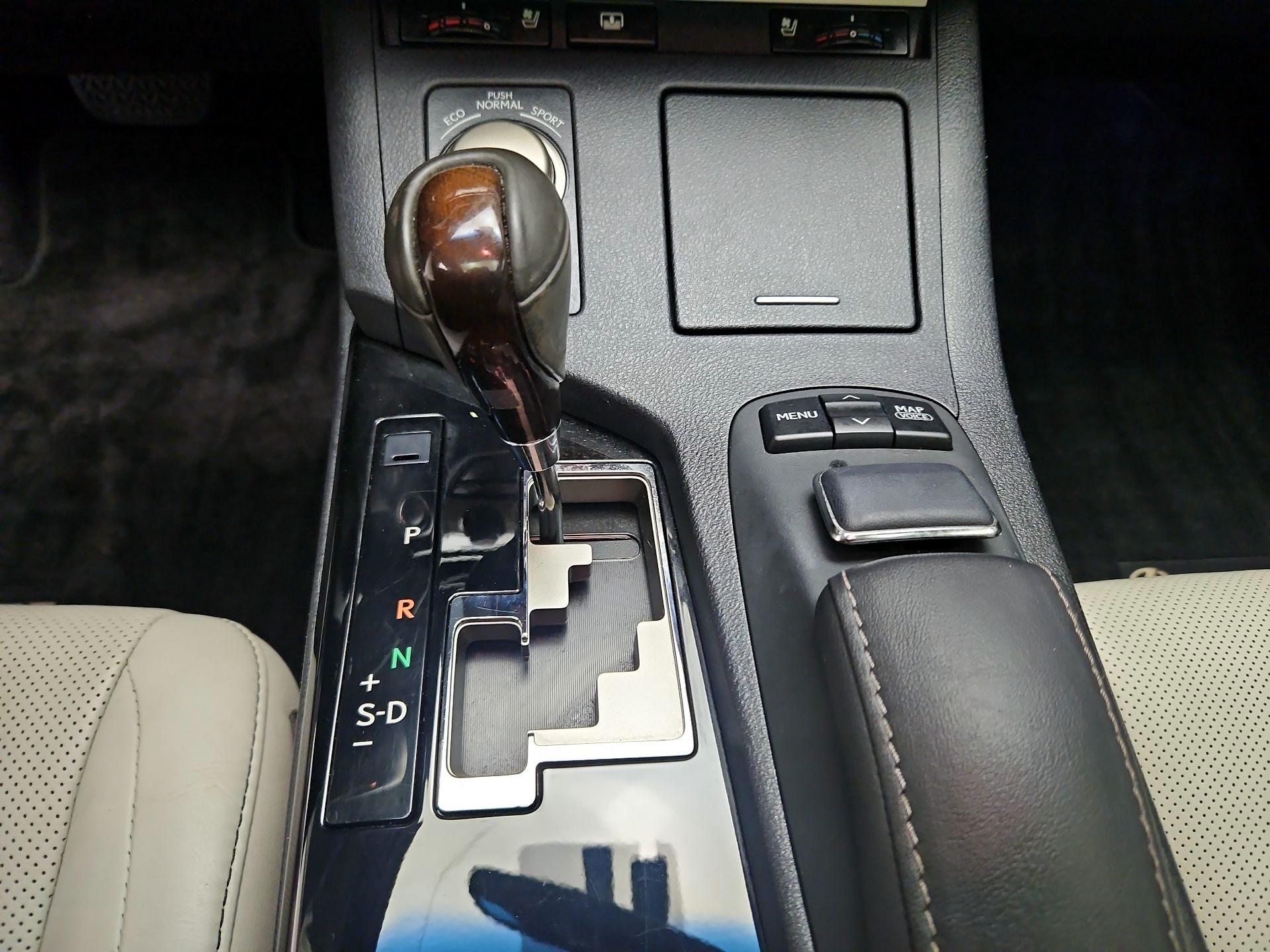 Thumbnail: 2014 Lexus ES - 17