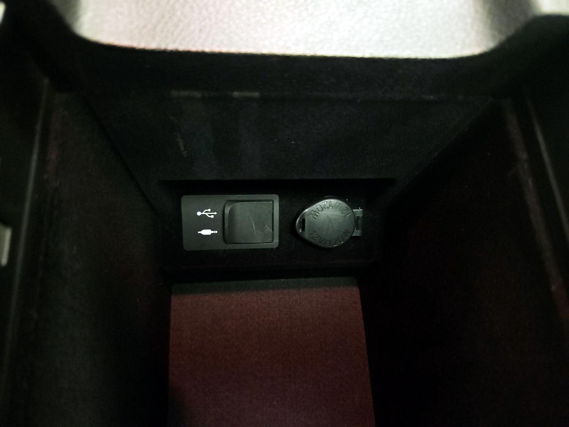 Thumbnail: 2014 Lexus ES - 18