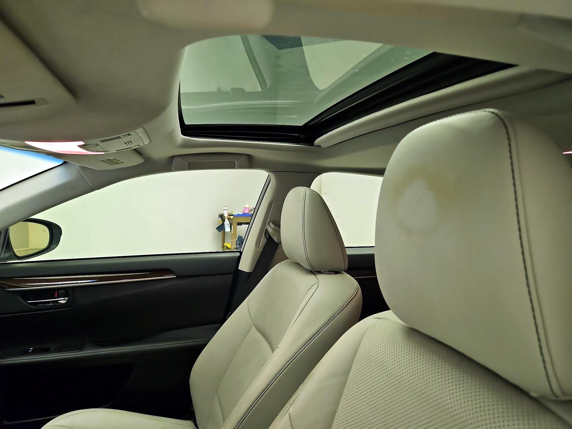 Thumbnail: 2014 Lexus ES - 19