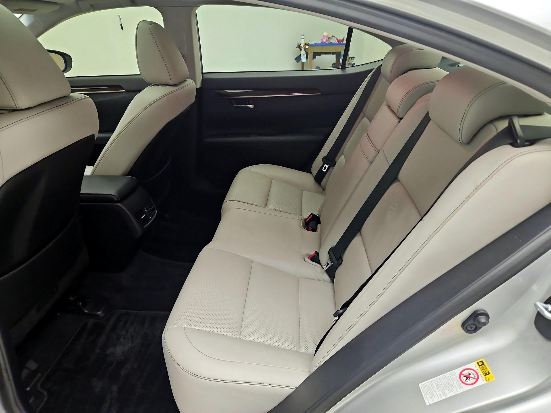 Thumbnail: 2014 Lexus ES - 20