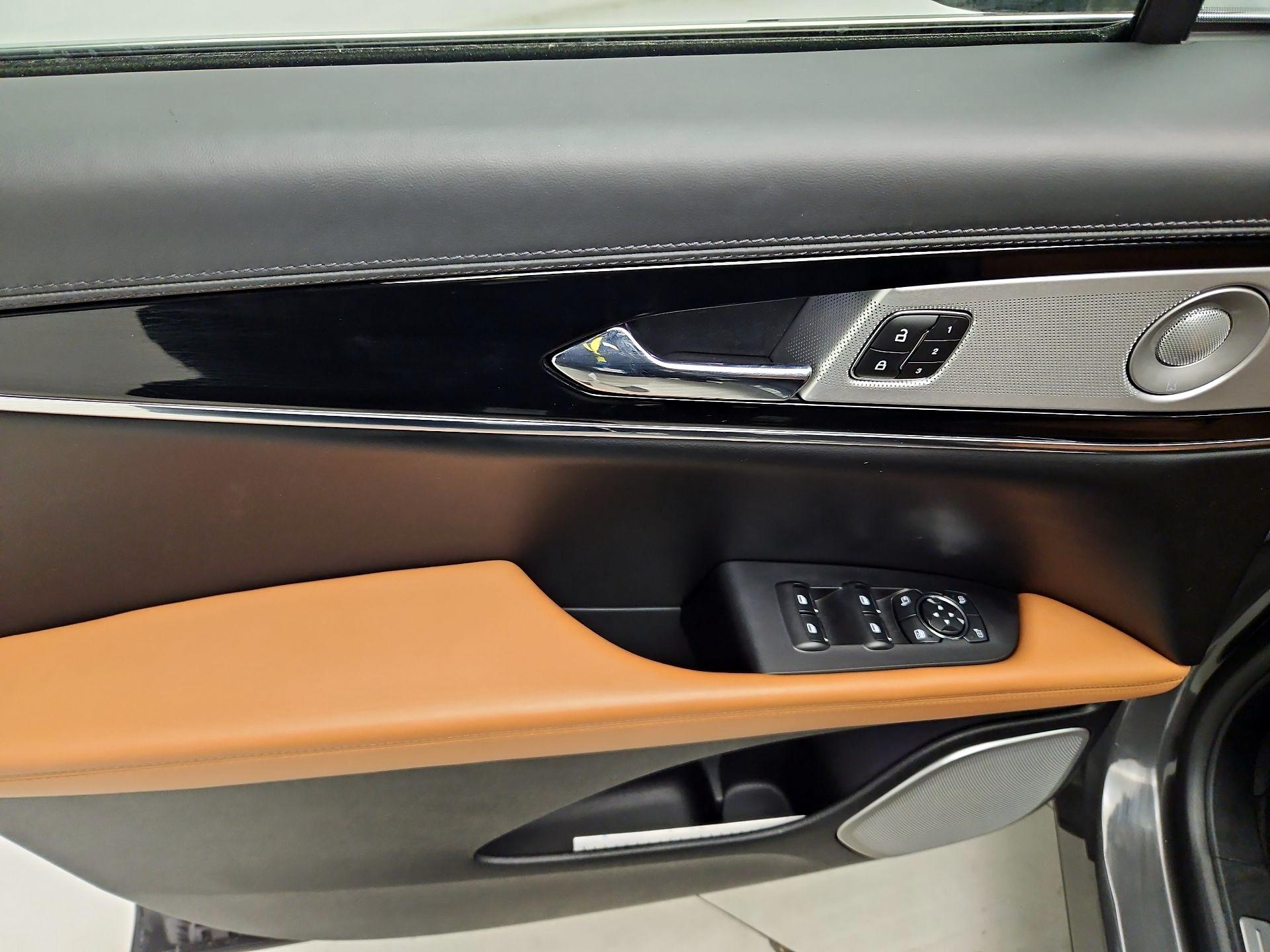 Thumbnail: 2023 Lincoln Nautilus - 12