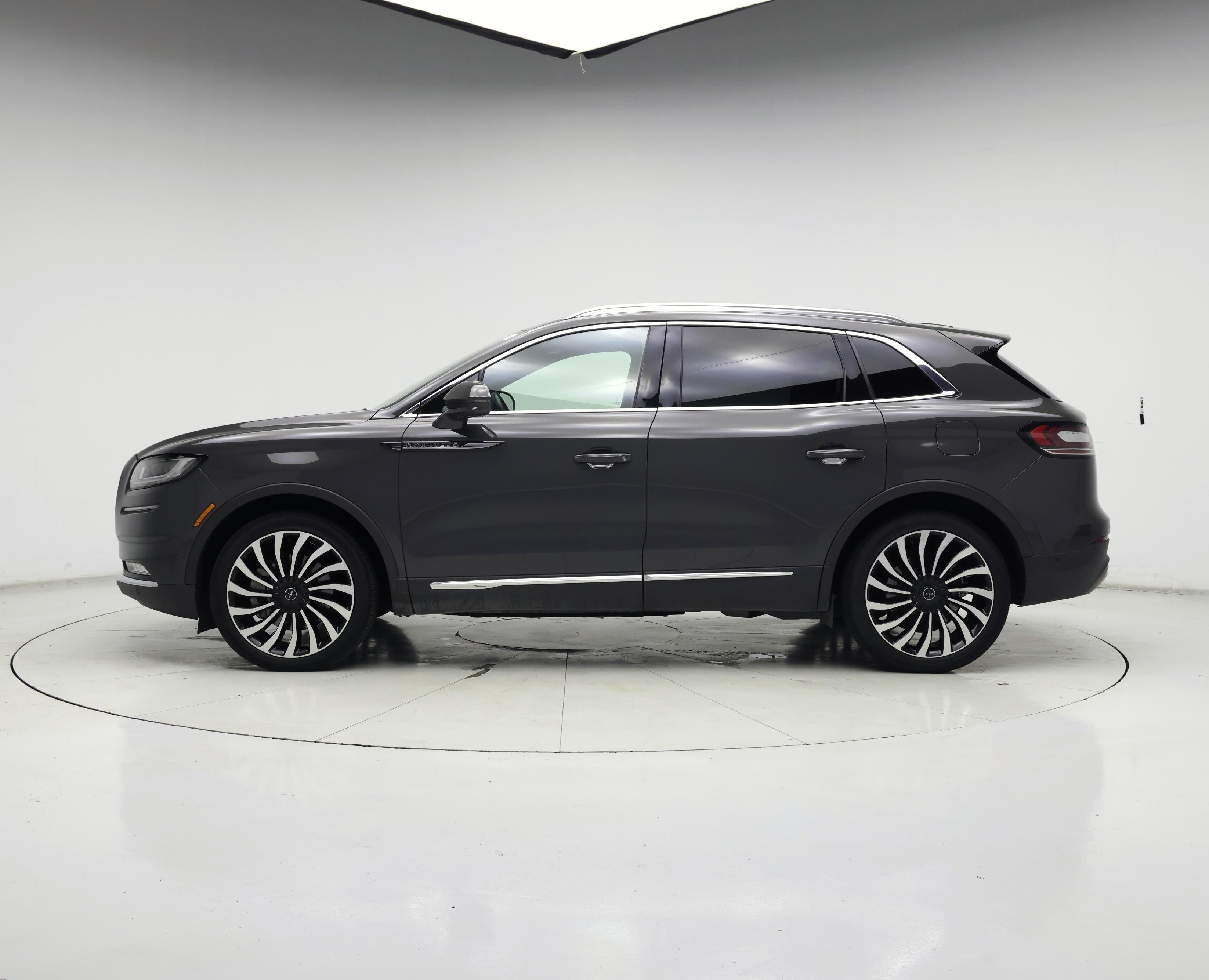 Thumbnail: 2023 Lincoln Nautilus - 3