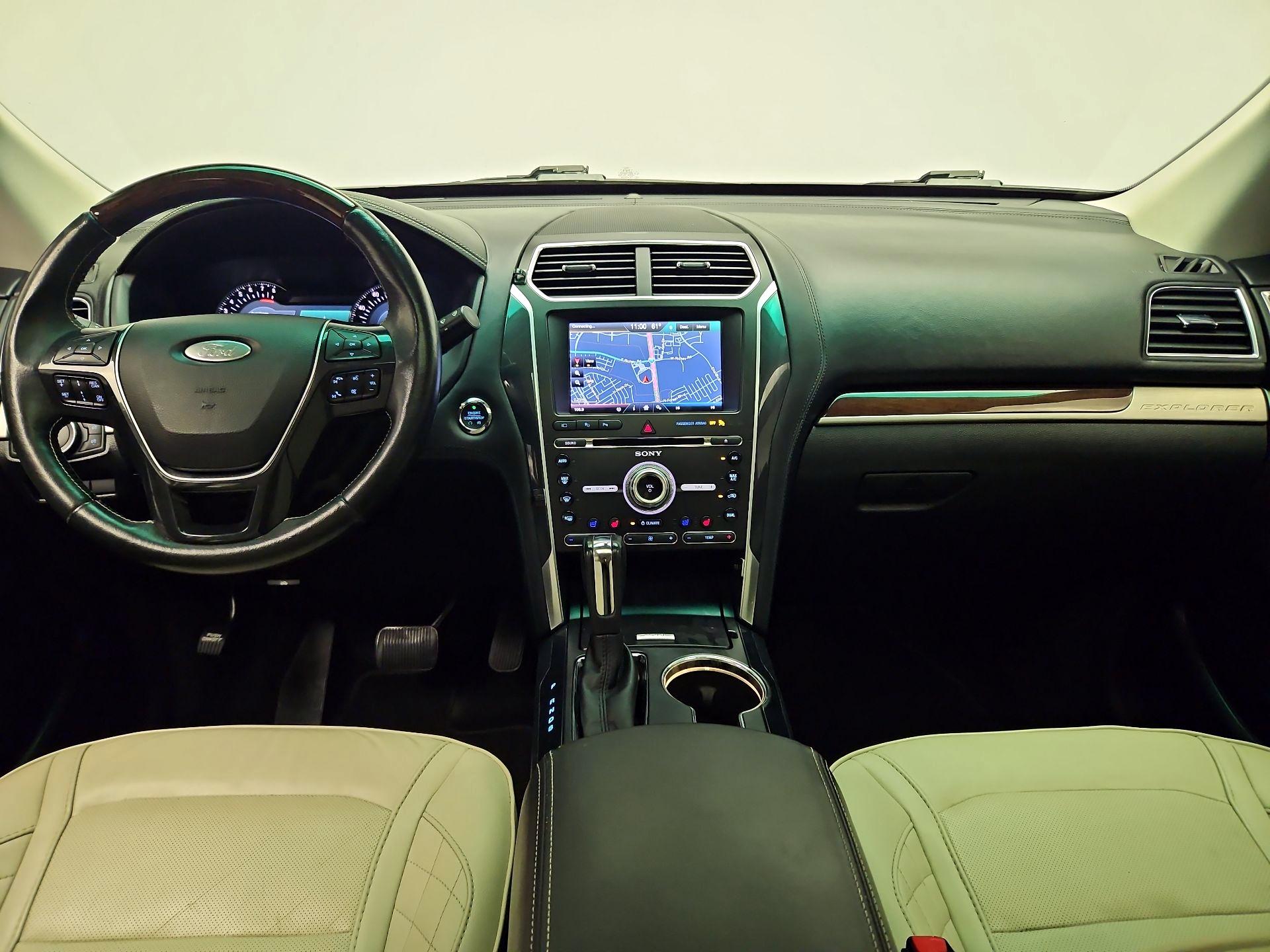 Thumbnail: 2016 Ford Explorer - 9