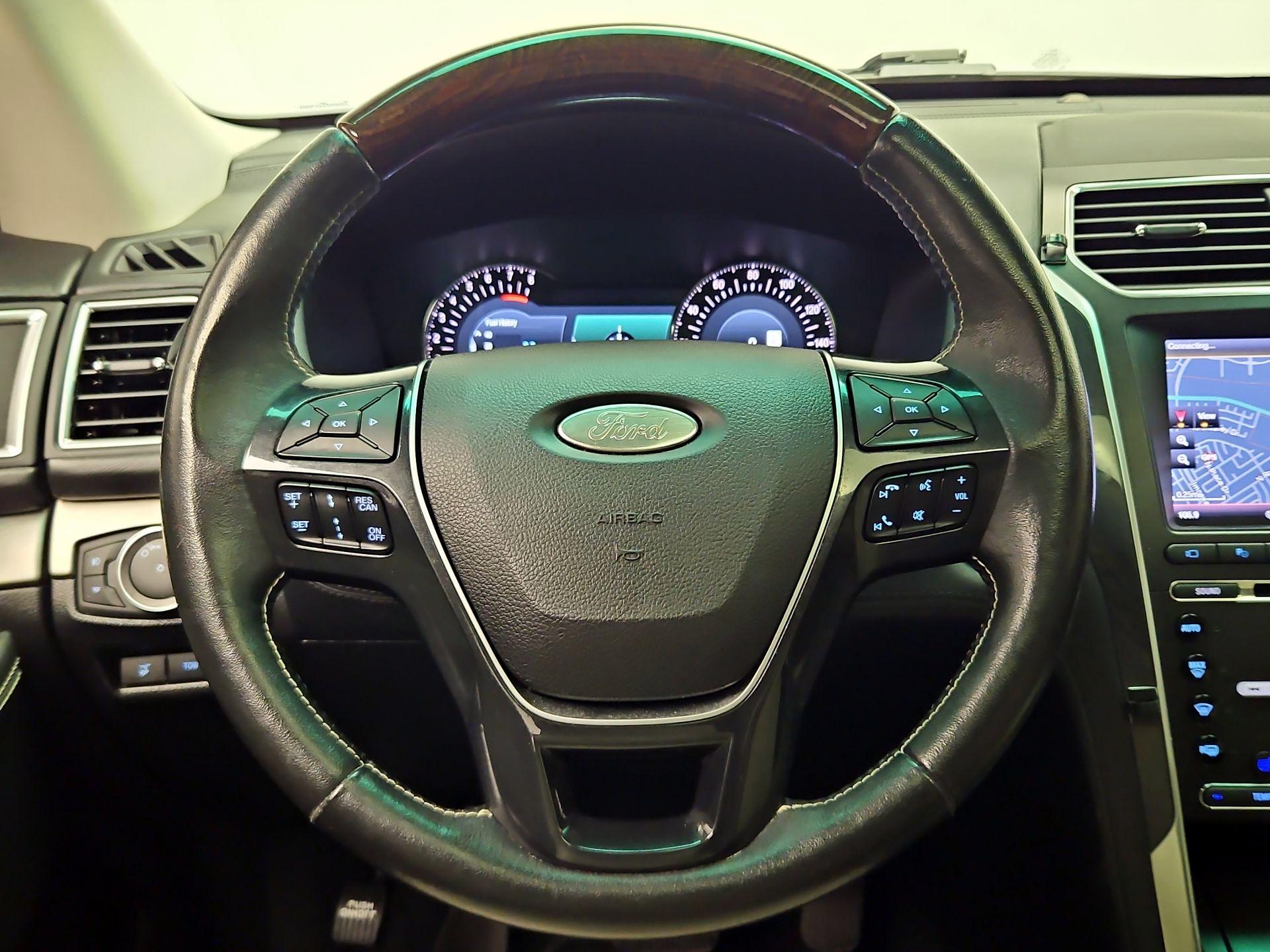 Thumbnail: 2016 Ford Explorer - 10