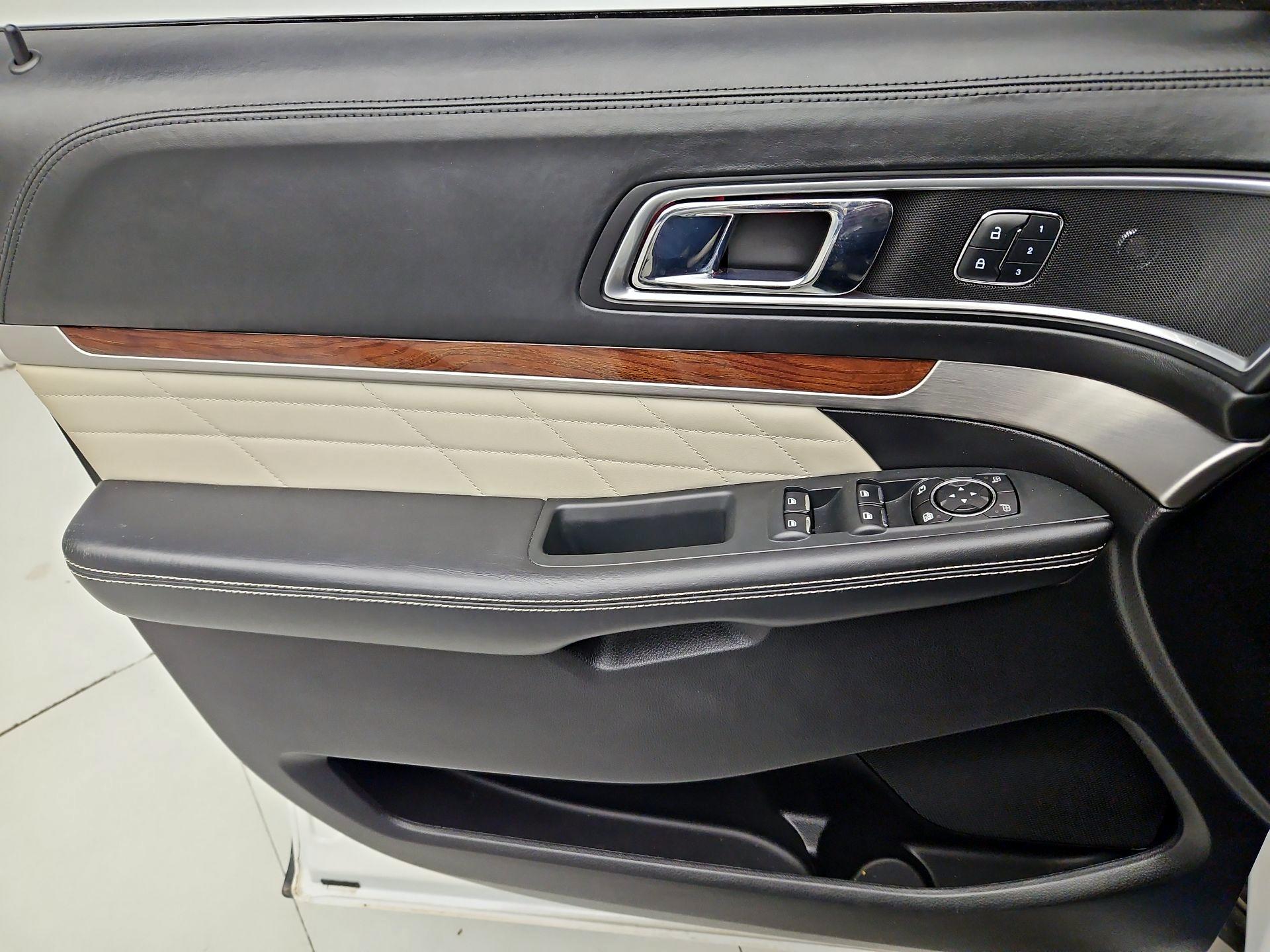 Thumbnail: 2016 Ford Explorer - 12