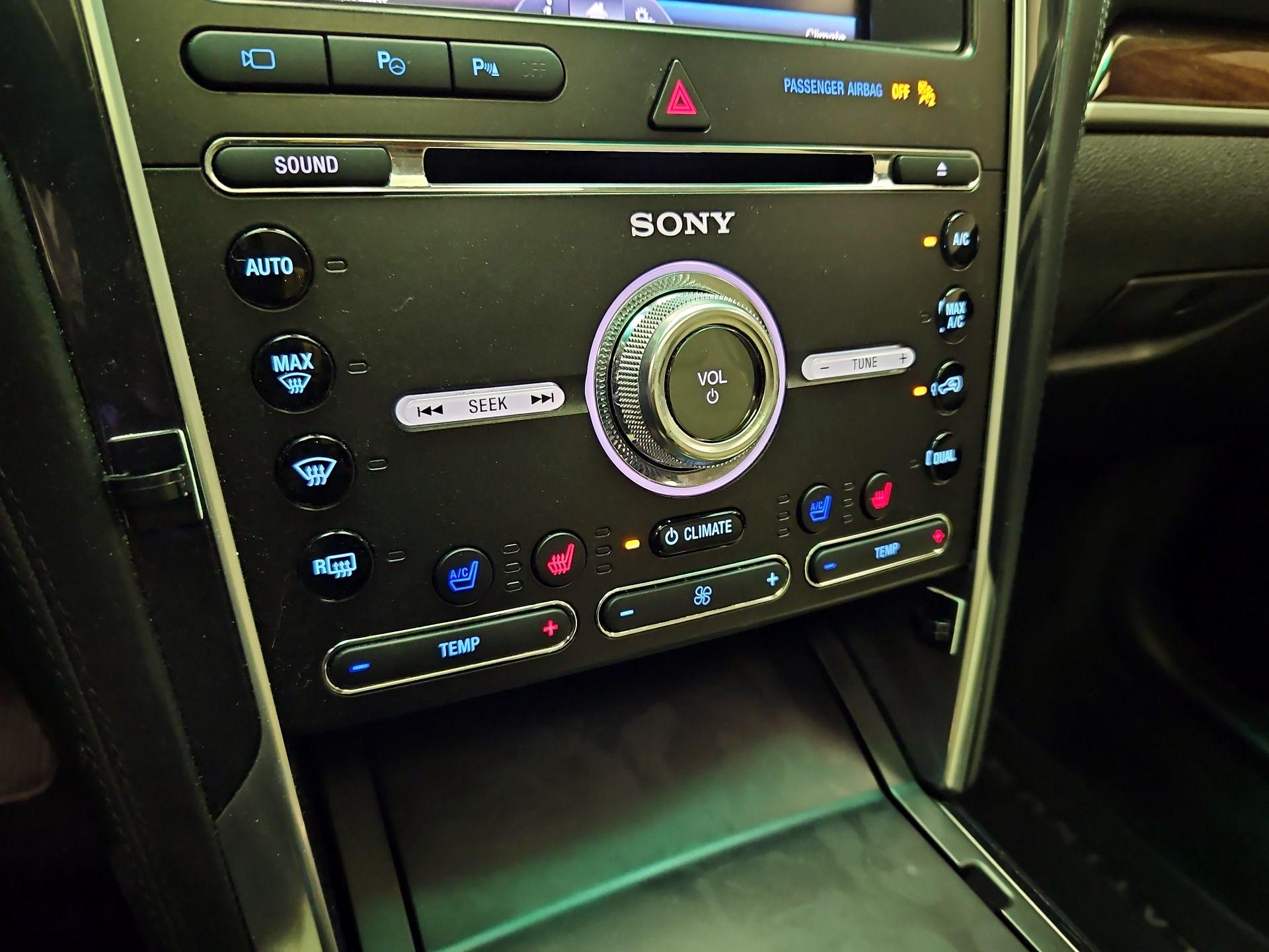 Thumbnail: 2016 Ford Explorer - 17