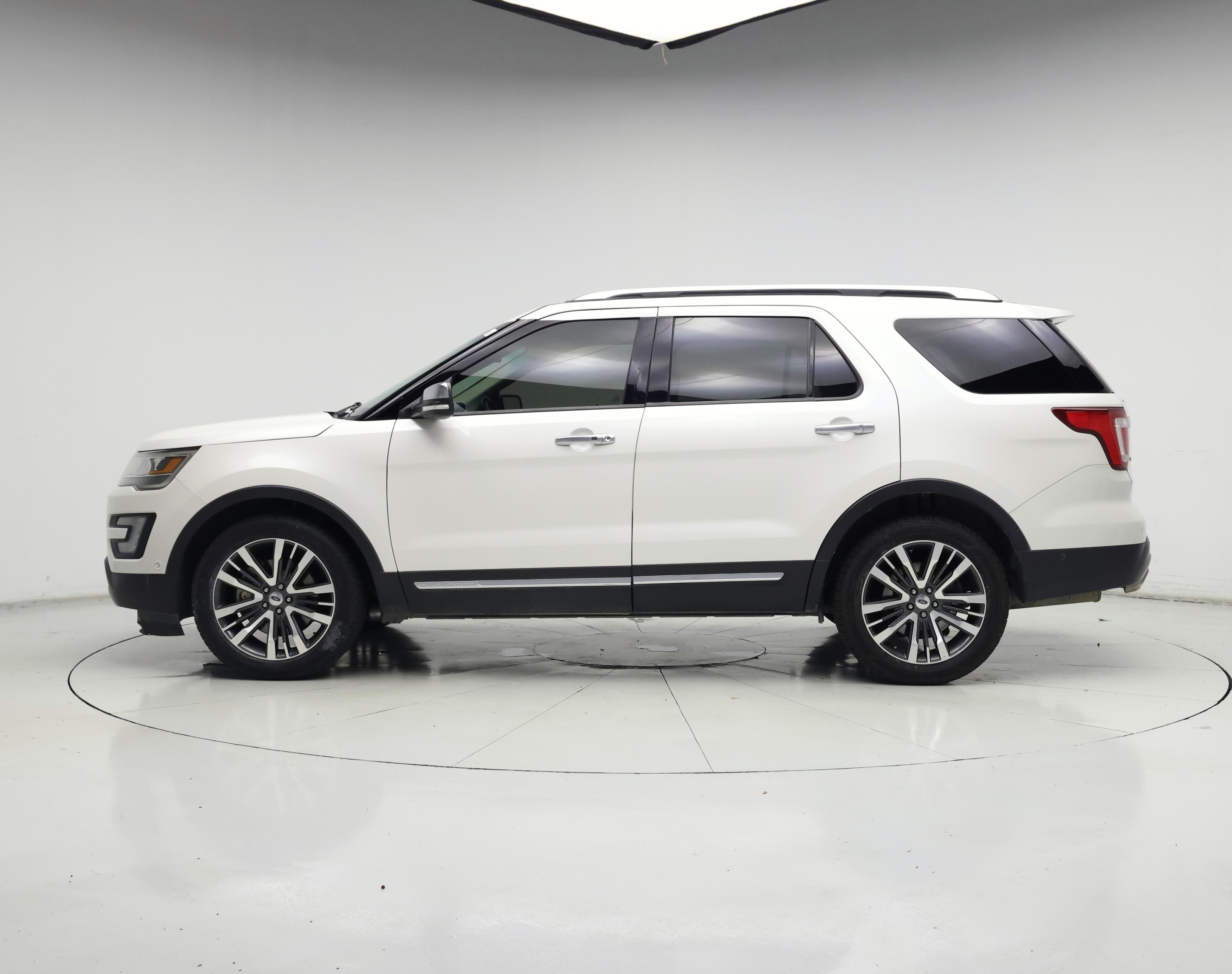 Thumbnail: 2016 Ford Explorer - 3