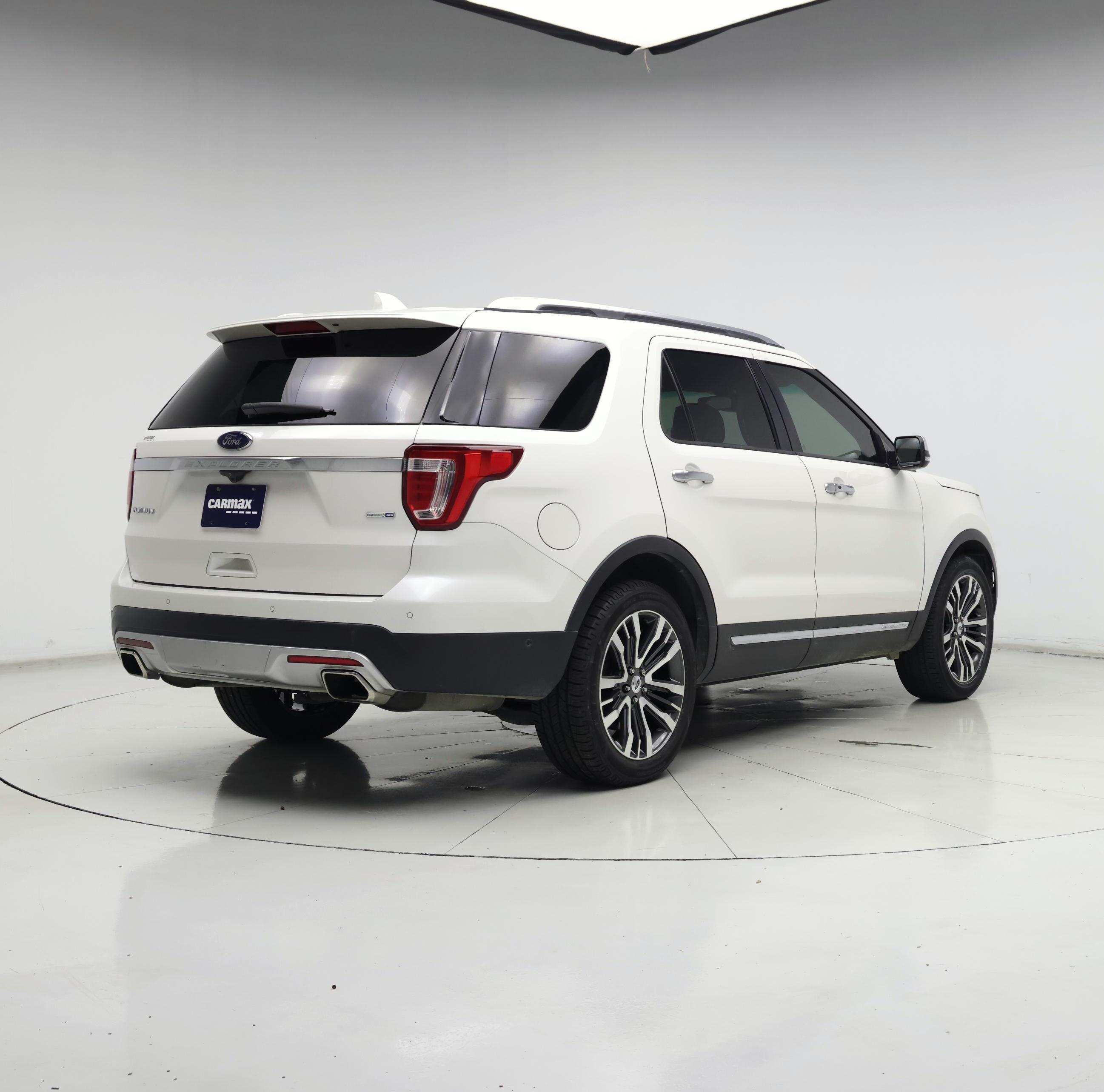 Thumbnail: 2016 Ford Explorer - 8