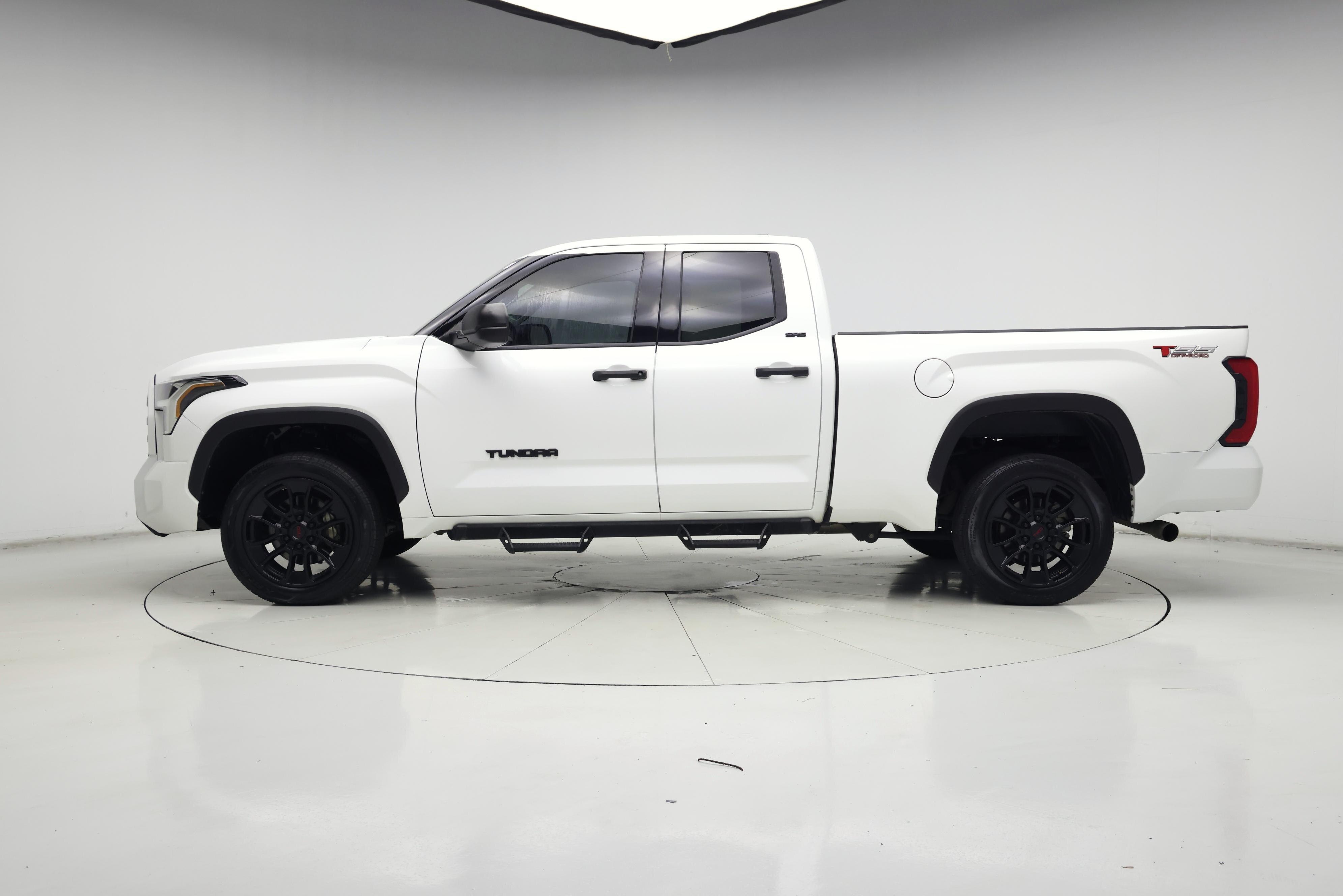 Thumbnail: 2022 Toyota Tundra - 3