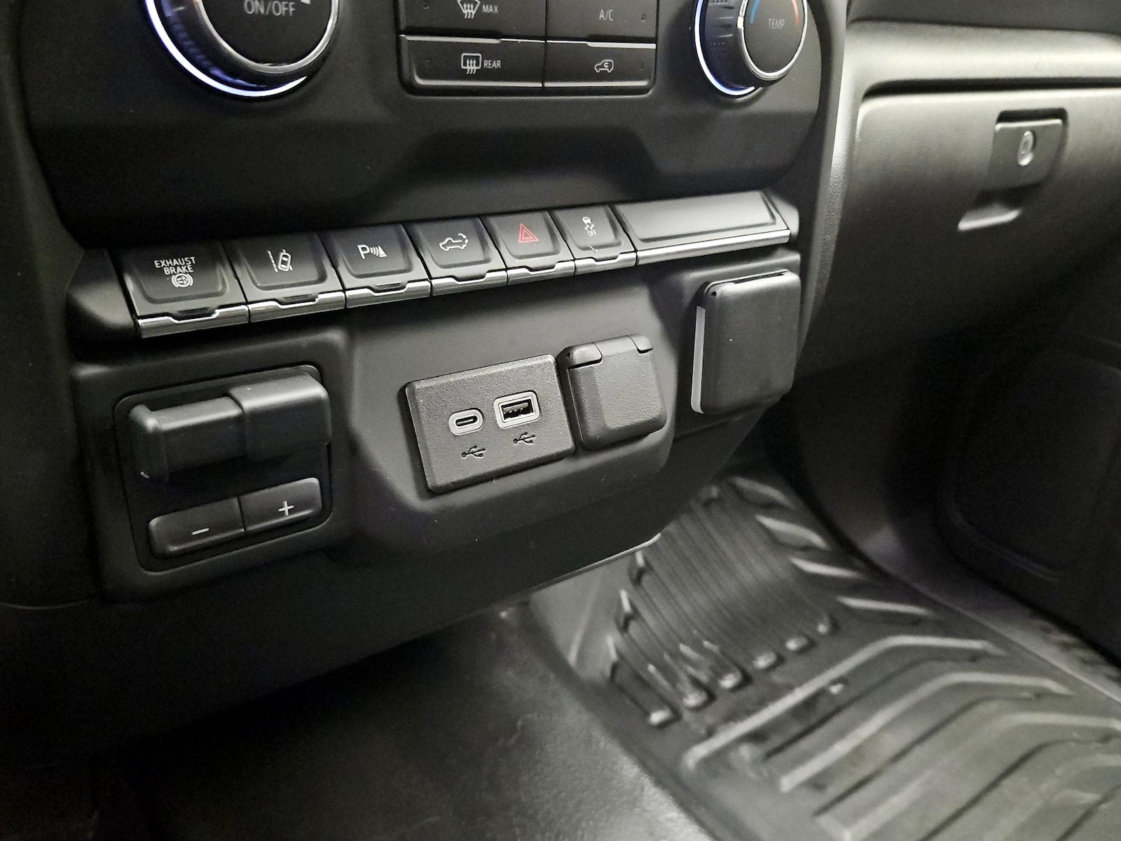 2024 Chevrolet Silverado 2500HD Work Truck - Photo 19
