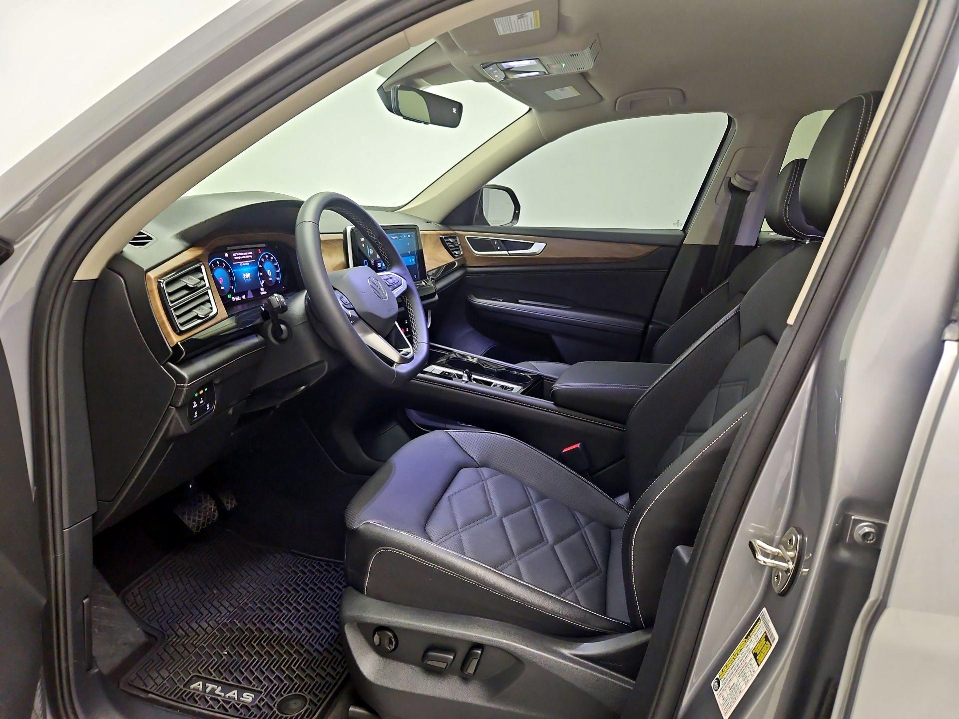 Thumbnail: 2024 Volkswagen Atlas - 11