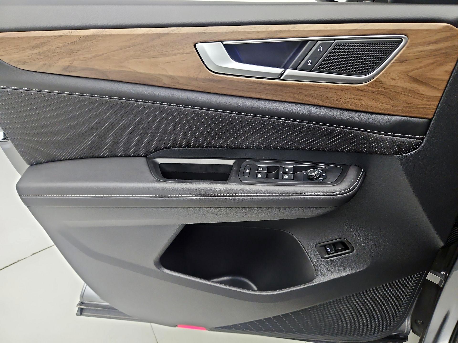 Thumbnail: 2024 Volkswagen Atlas - 12