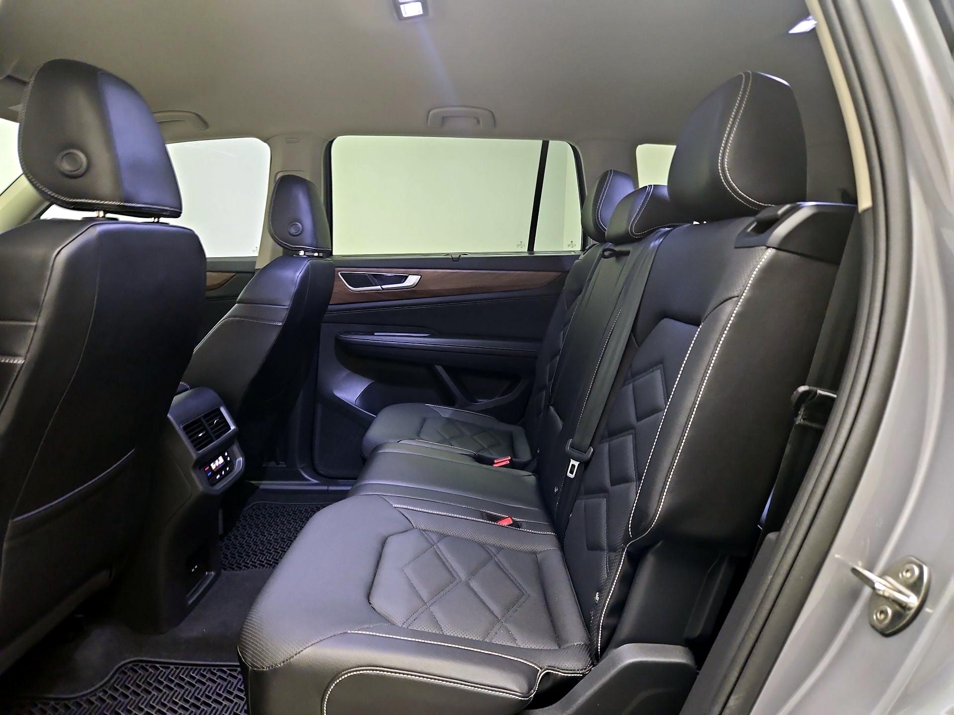 Thumbnail: 2024 Volkswagen Atlas - 19