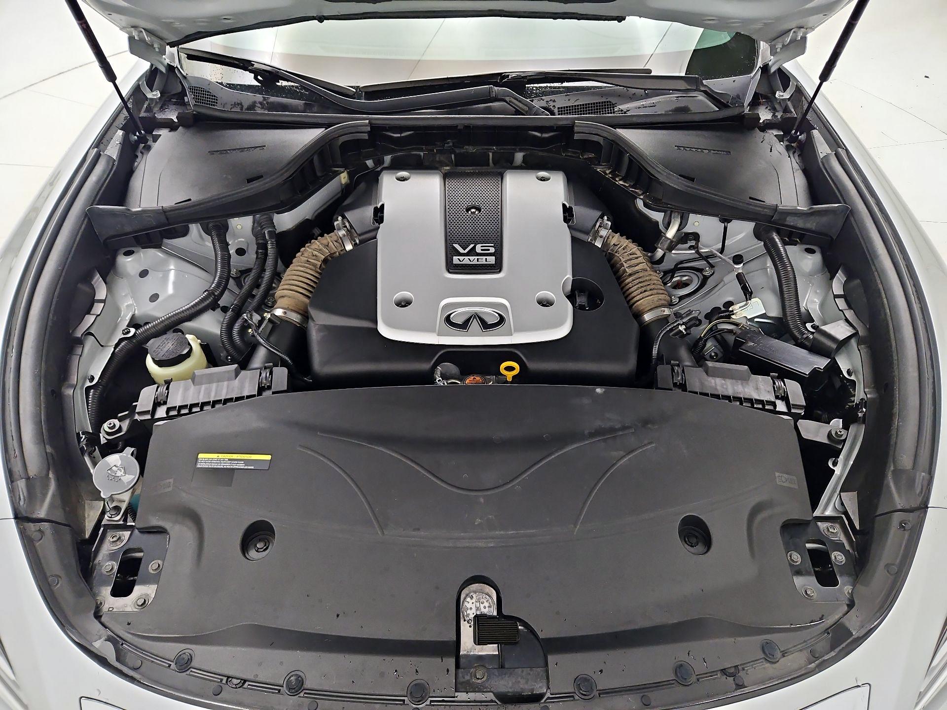 Thumbnail: 2015 INFINITI Q70 - 19