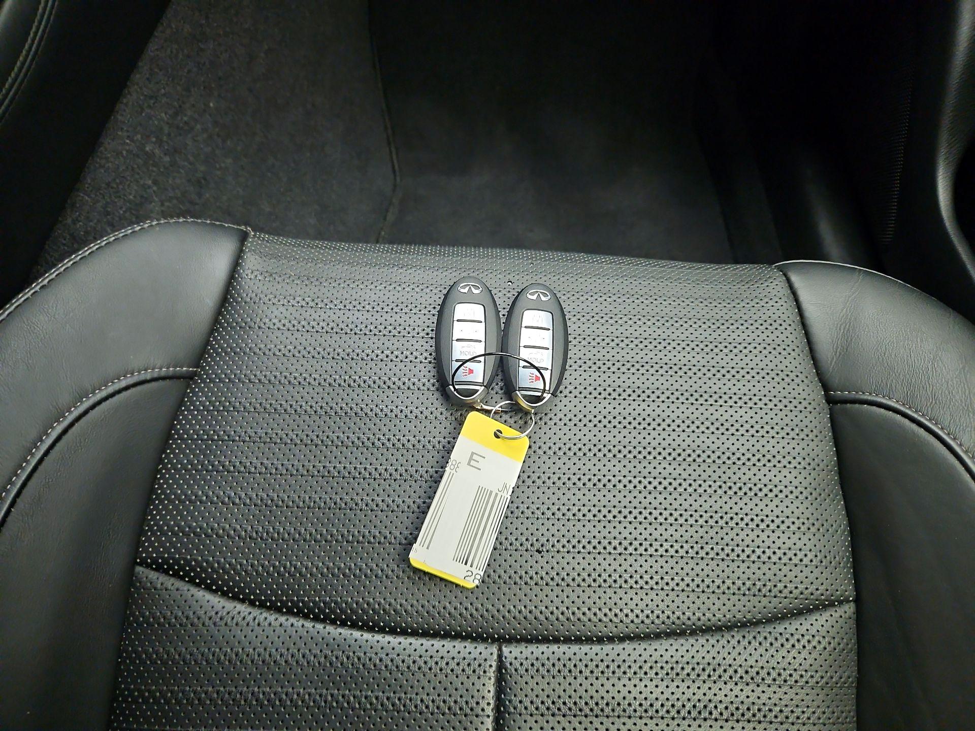 Thumbnail: 2015 INFINITI Q70 - 20