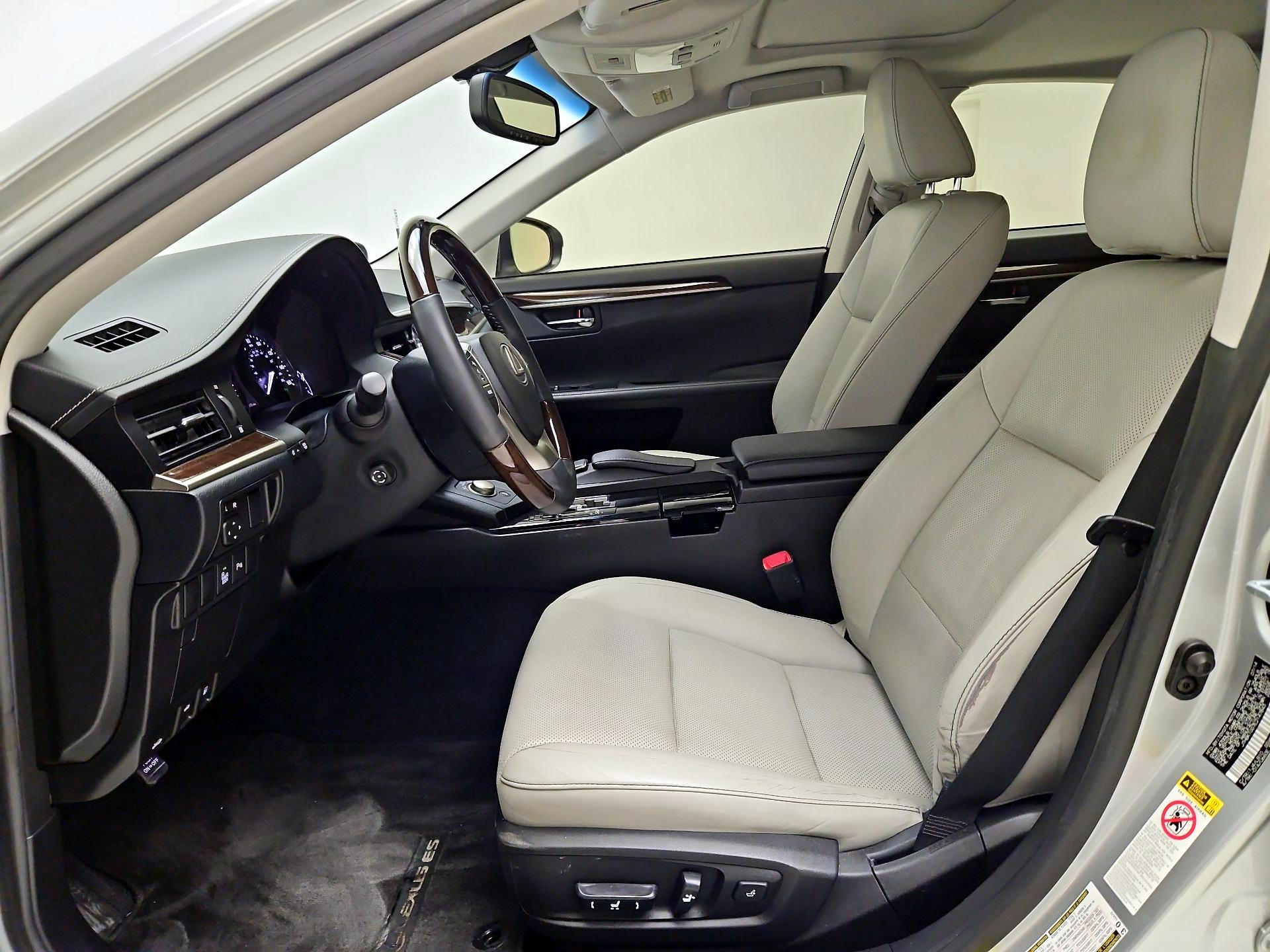 Thumbnail: 2014 Lexus ES - 11