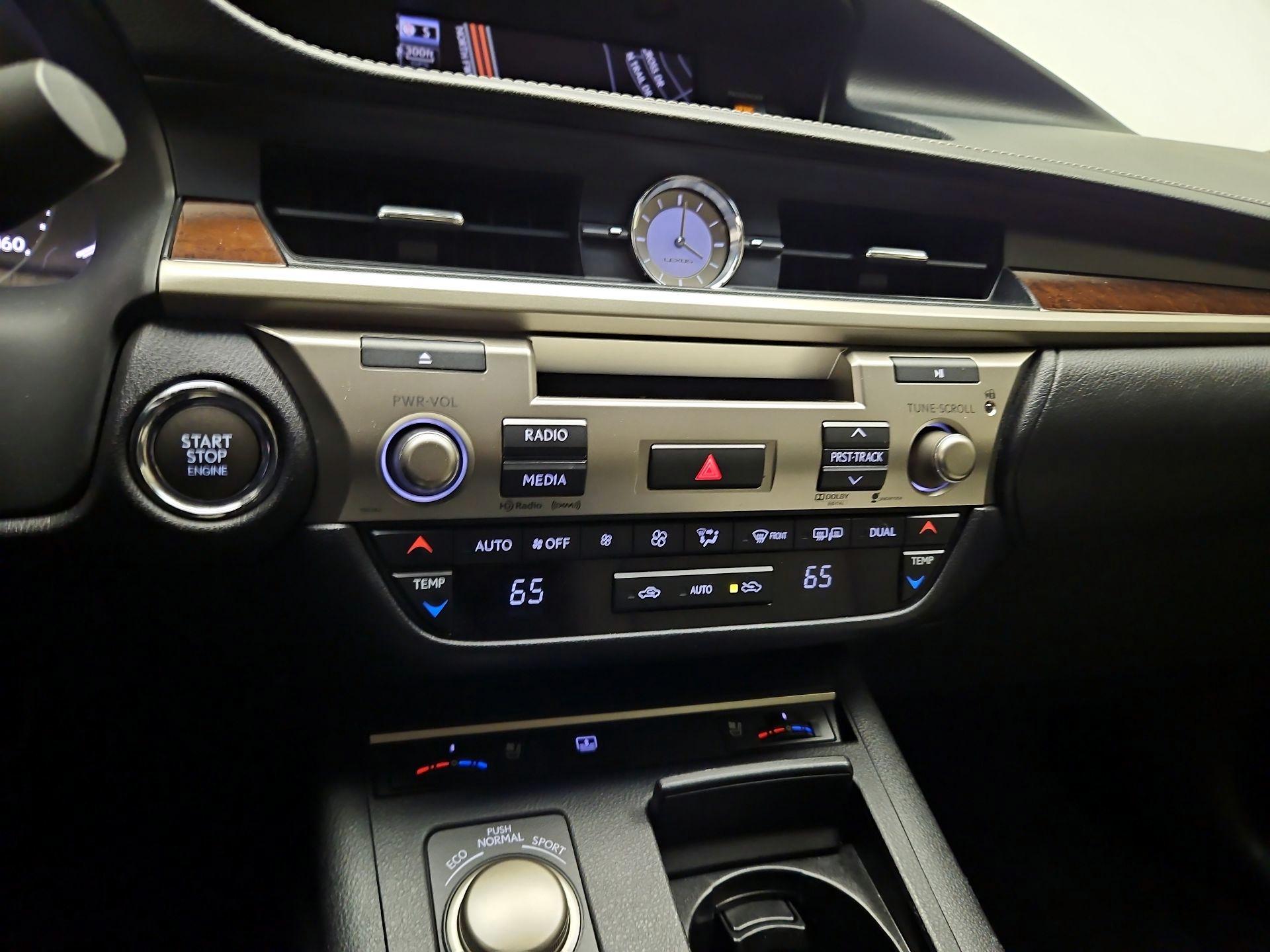 Thumbnail: 2014 Lexus ES - 15