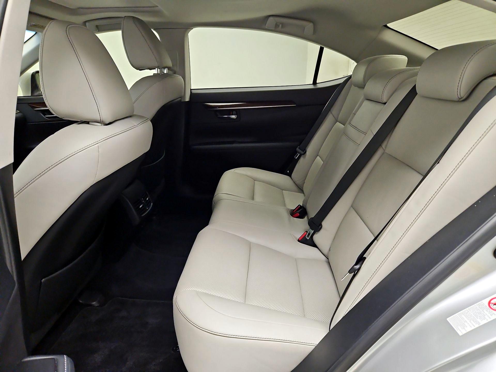 Thumbnail: 2014 Lexus ES - 17