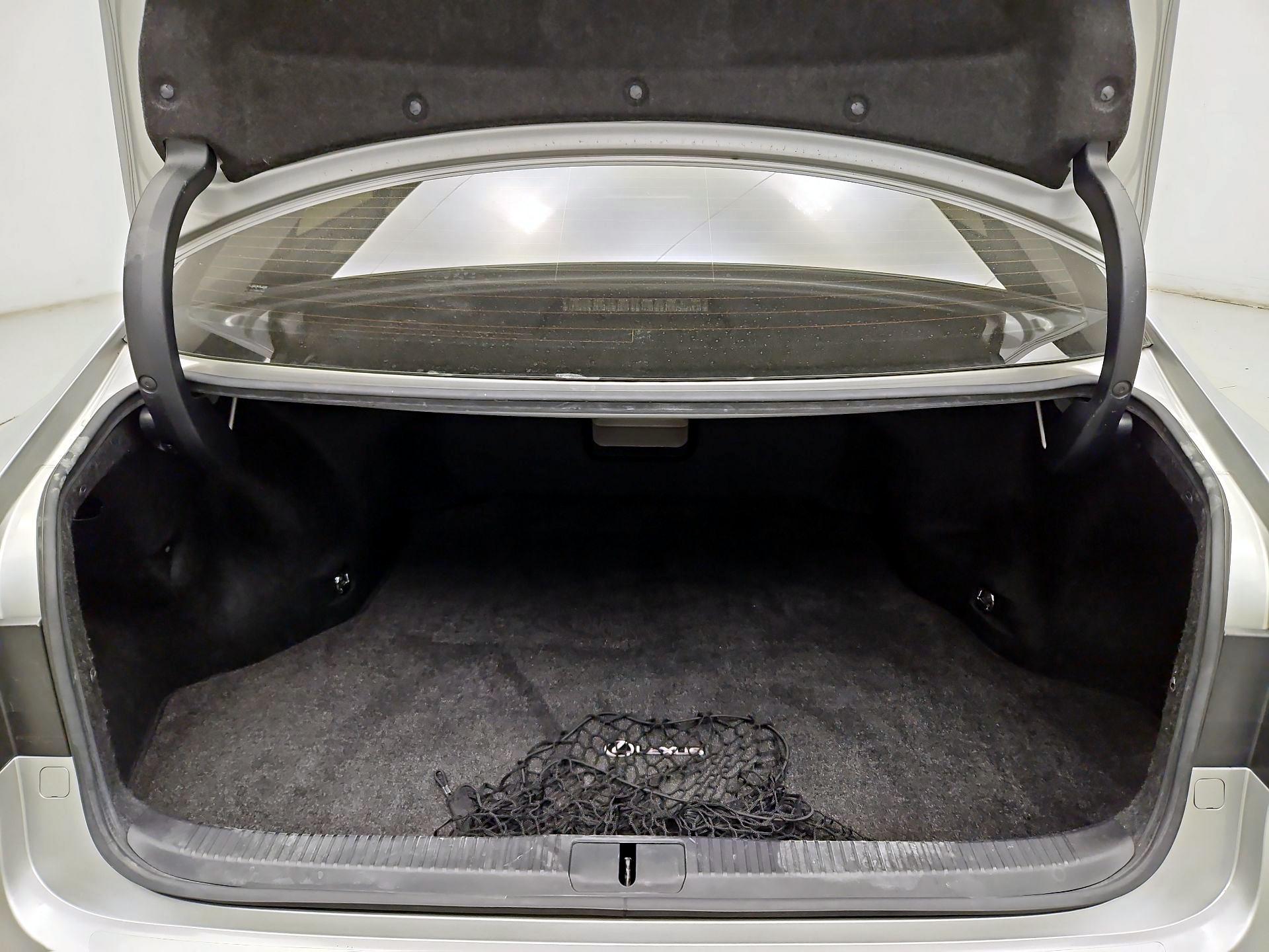 Thumbnail: 2014 Lexus ES - 18