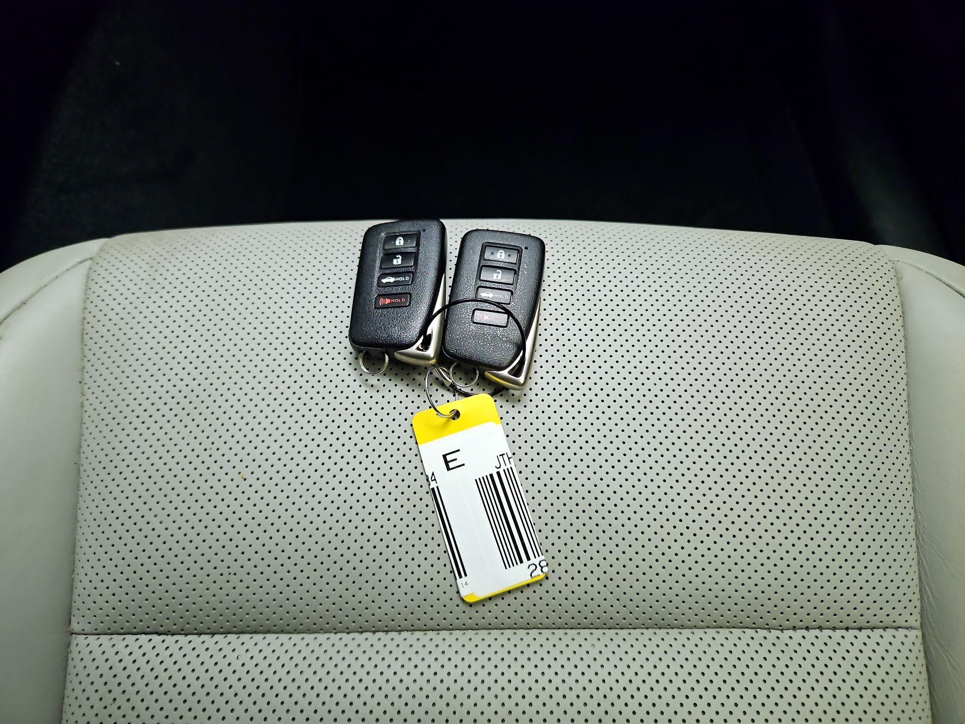 Thumbnail: 2014 Lexus ES - 20