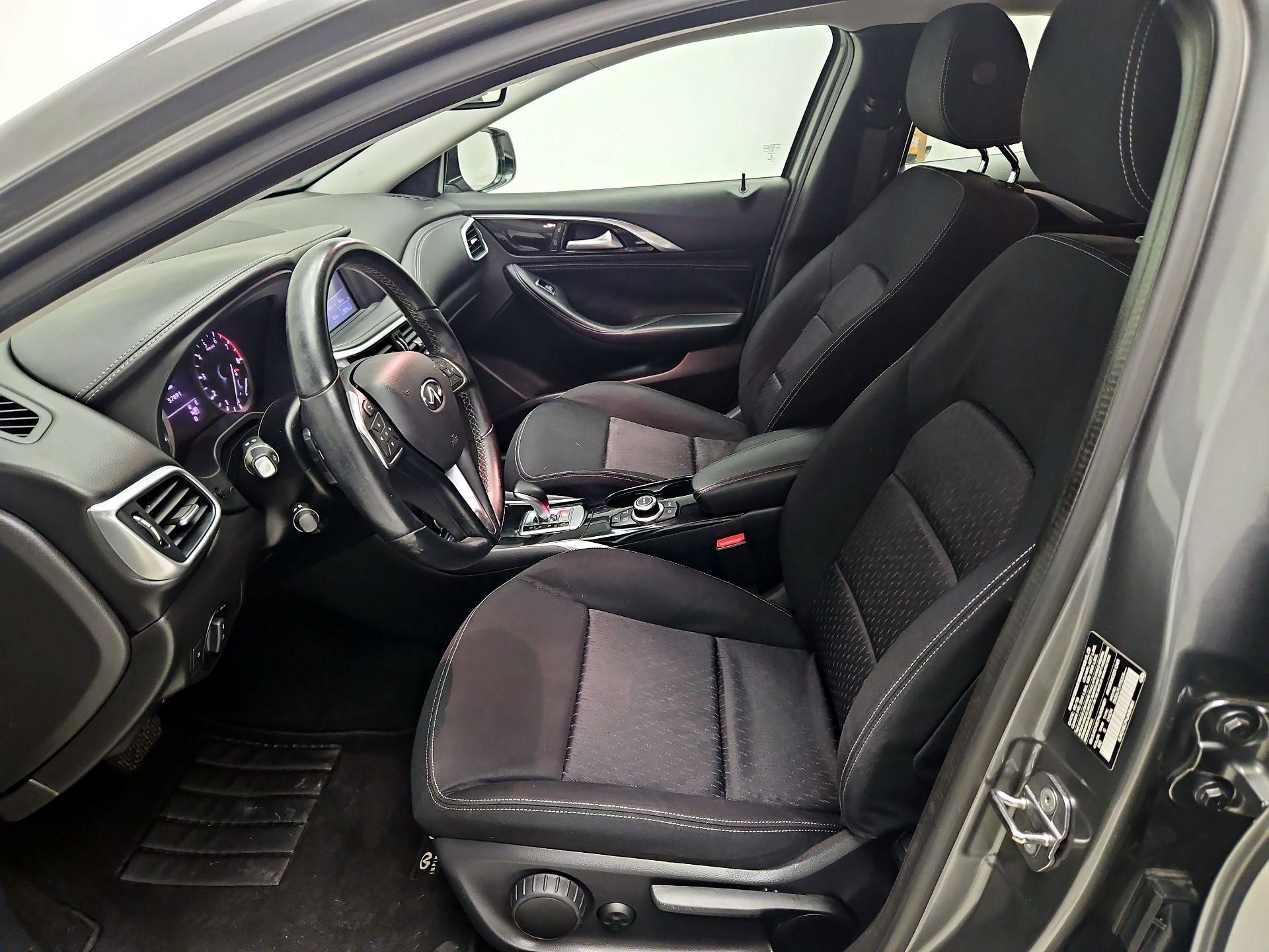 Thumbnail: 2018 INFINITI QX30 - 11