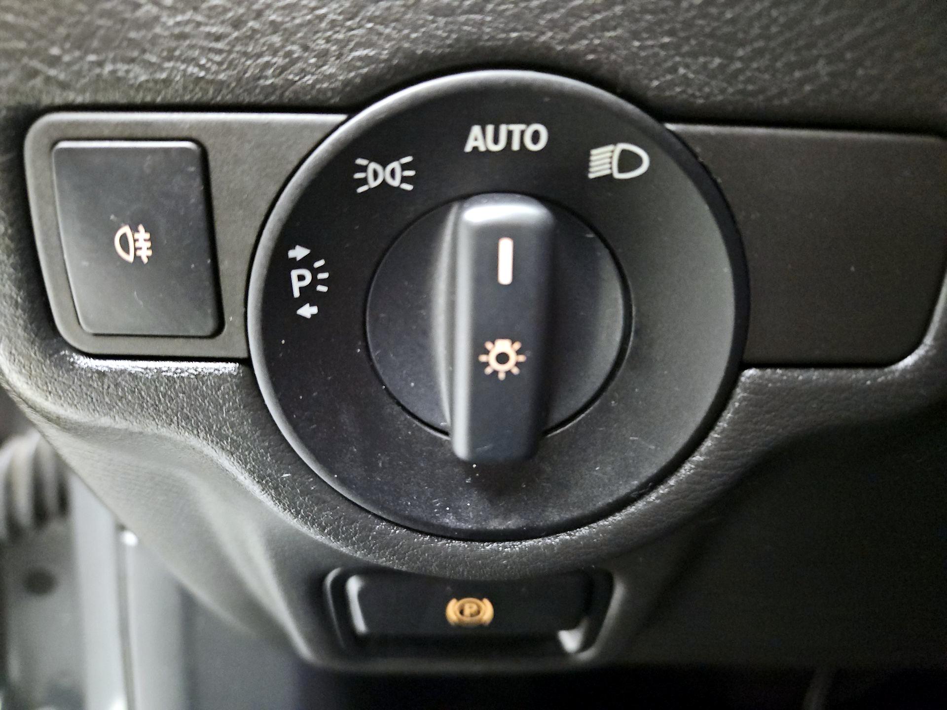 Thumbnail: 2018 INFINITI QX30 - 13