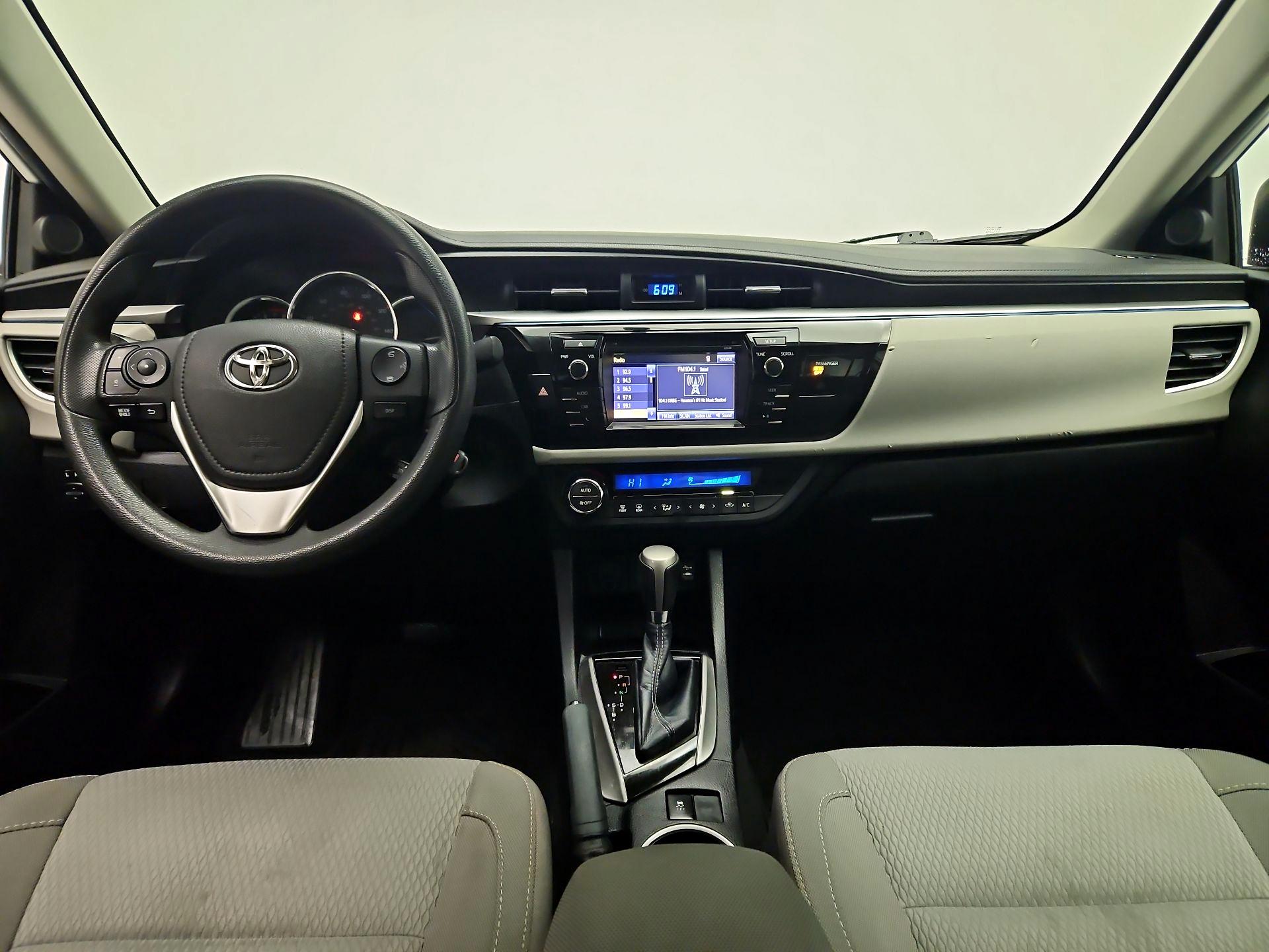 Thumbnail: 2015 Toyota Corolla - 9