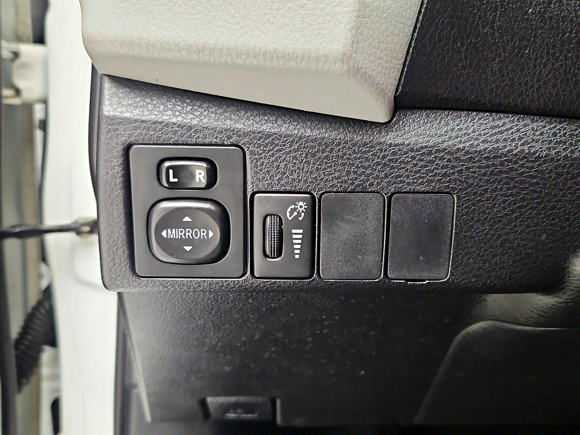 Thumbnail: 2015 Toyota Corolla - 13