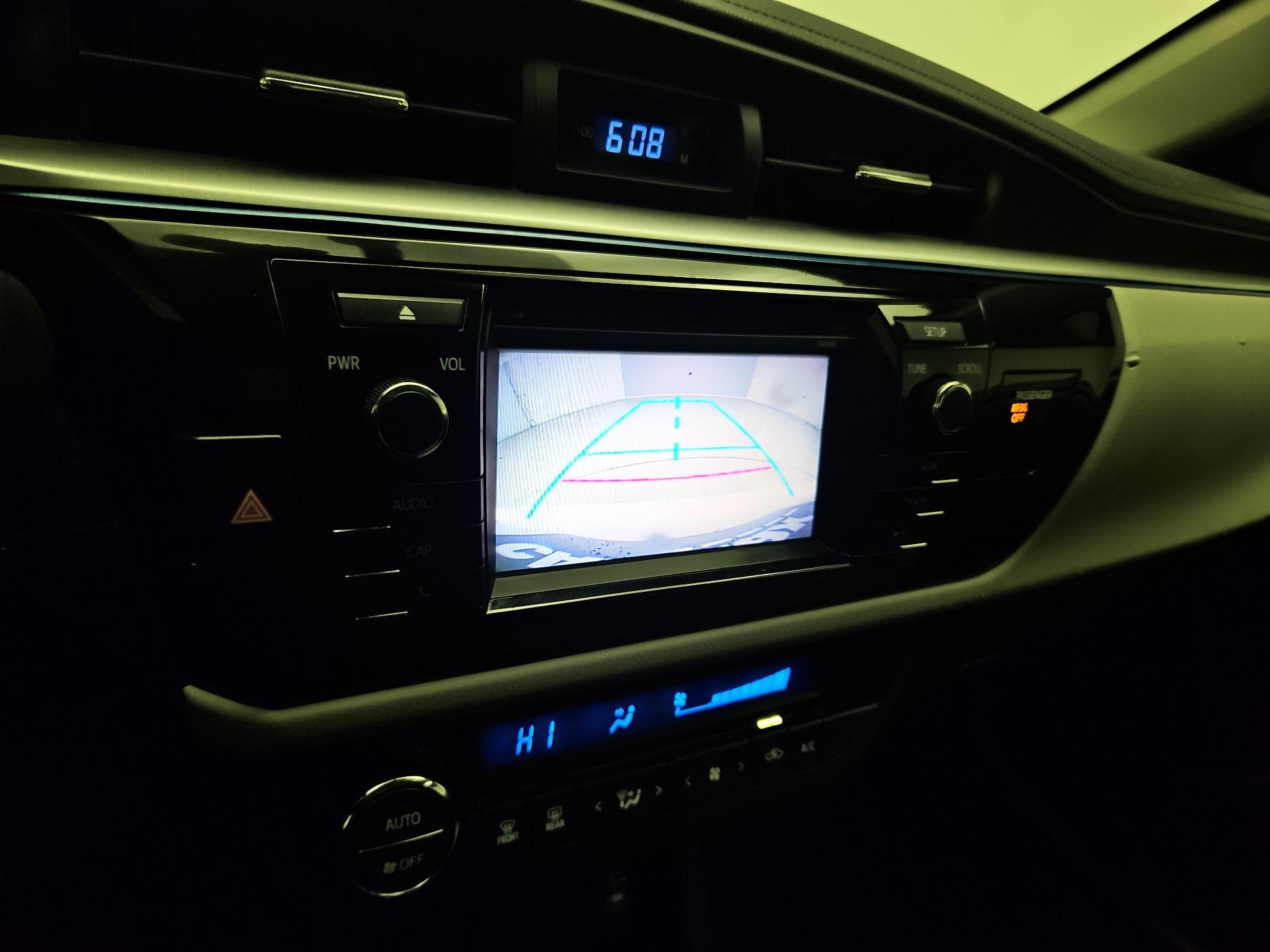 Thumbnail: 2015 Toyota Corolla - 14