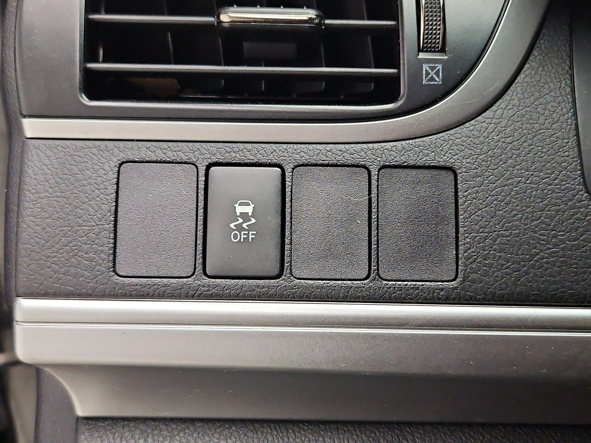 Thumbnail: 2014 Toyota Camry - 11