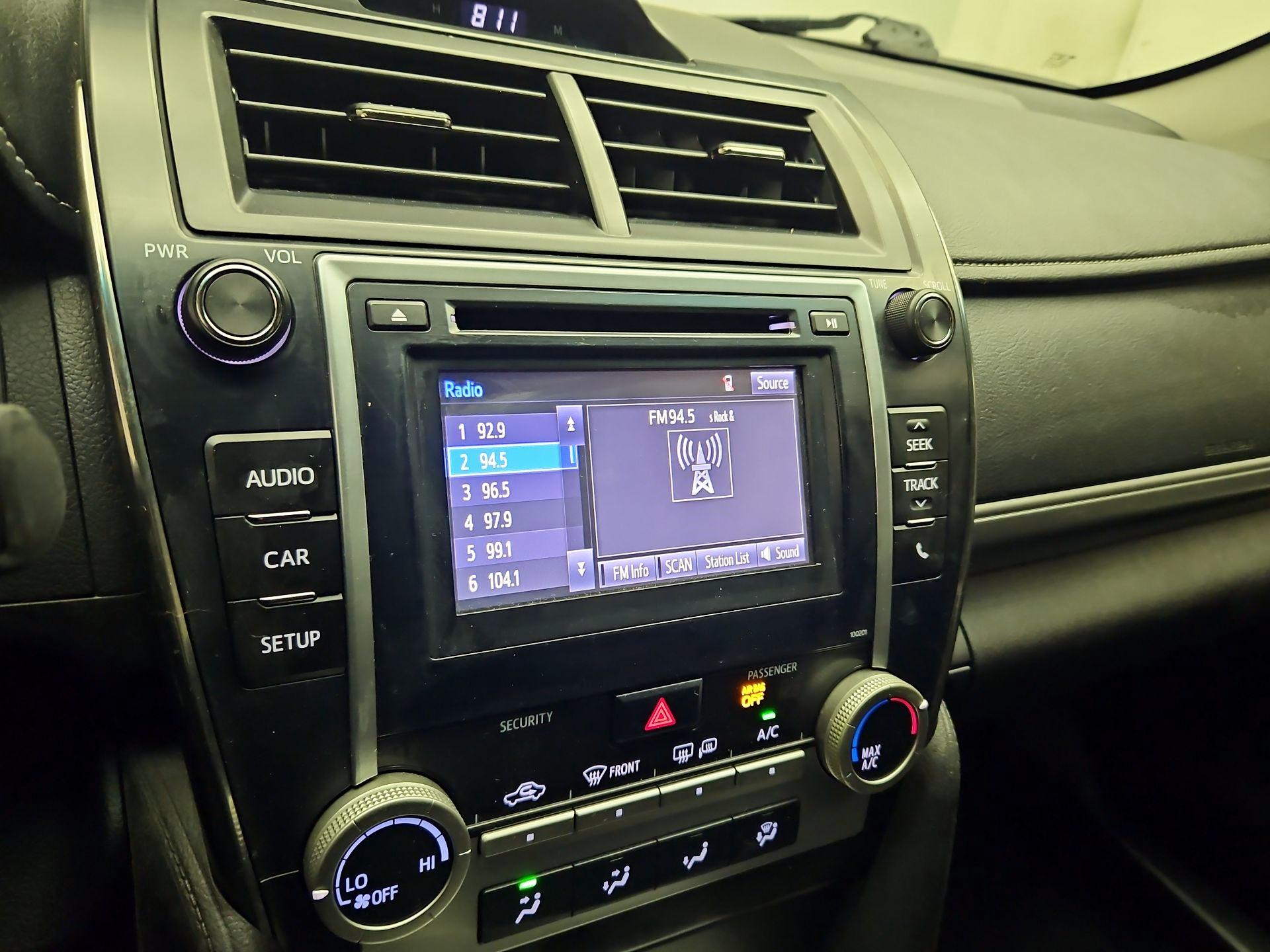 Thumbnail: 2014 Toyota Camry - 13