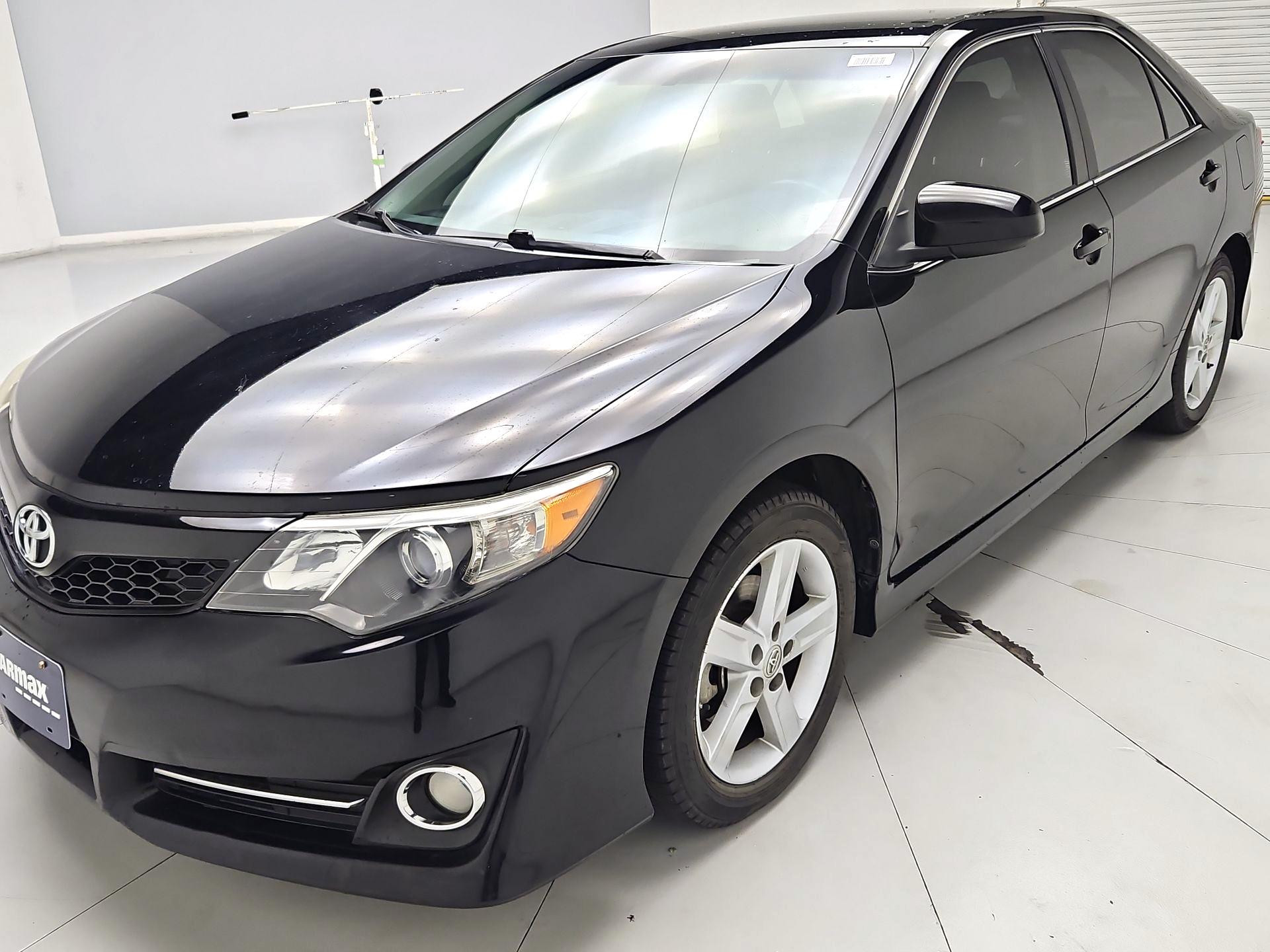 Thumbnail: 2014 Toyota Camry - 3