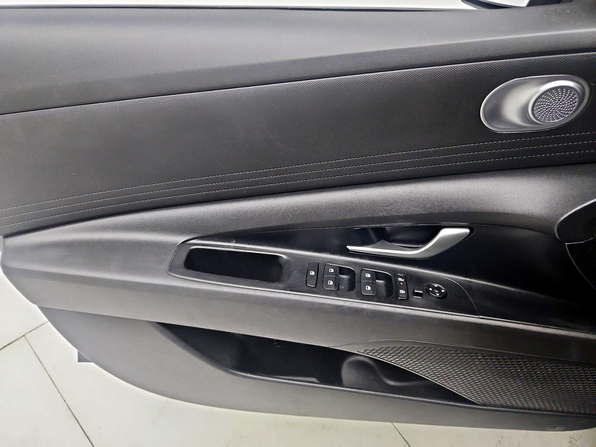 Thumbnail: 2024 Hyundai Elantra - 12