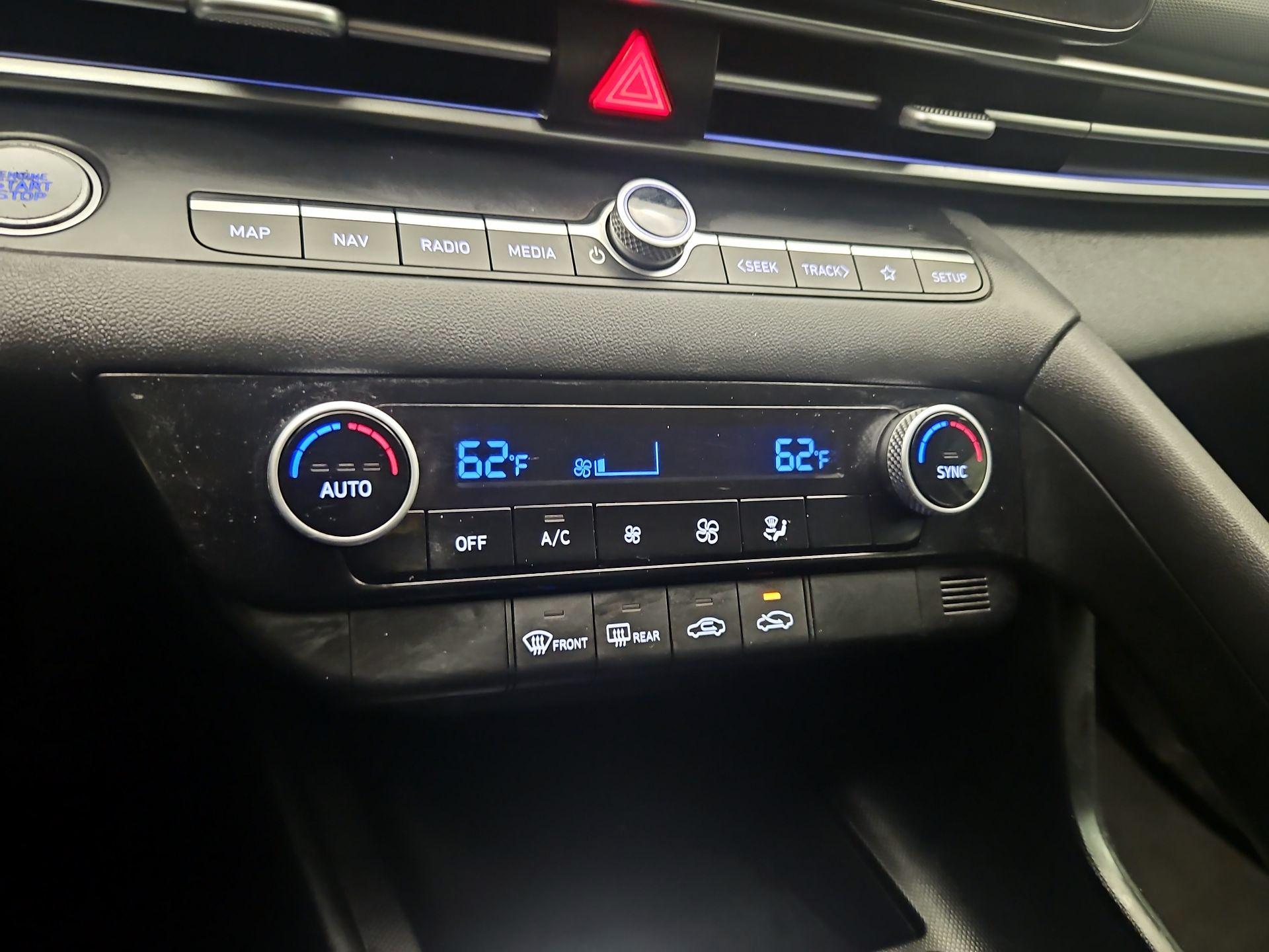 Thumbnail: 2024 Hyundai Elantra - 17