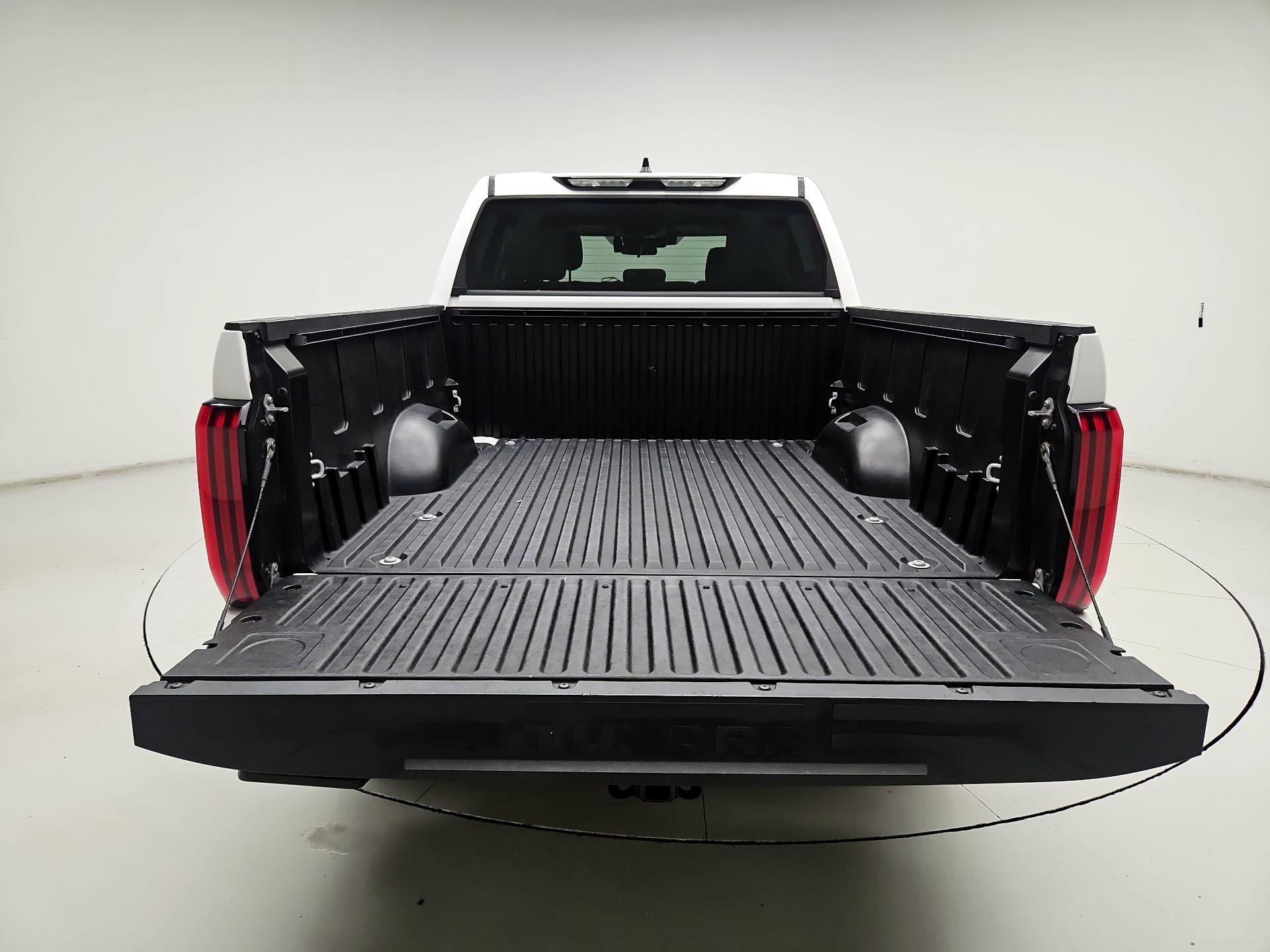 Thumbnail: 2023 Toyota Tundra - 18