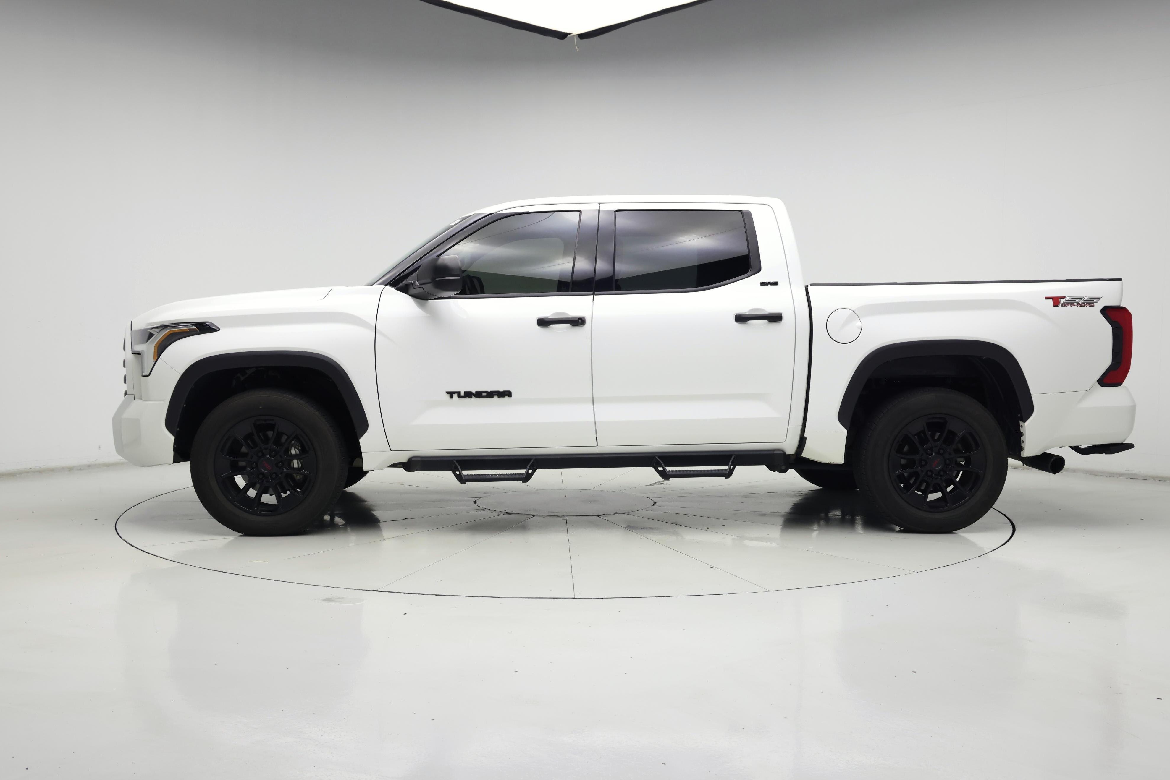 Thumbnail: 2023 Toyota Tundra - 3