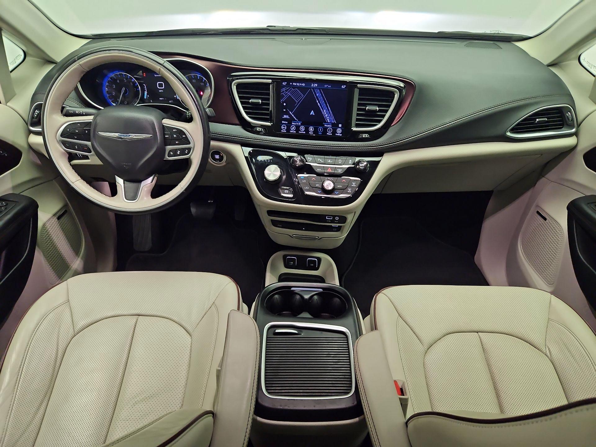 Thumbnail: 2019 Chrysler Pacifica - 9