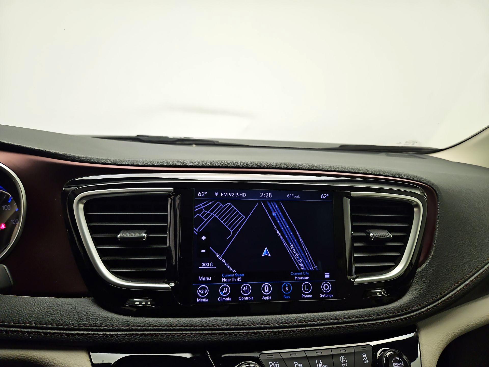 Thumbnail: 2019 Chrysler Pacifica - 13