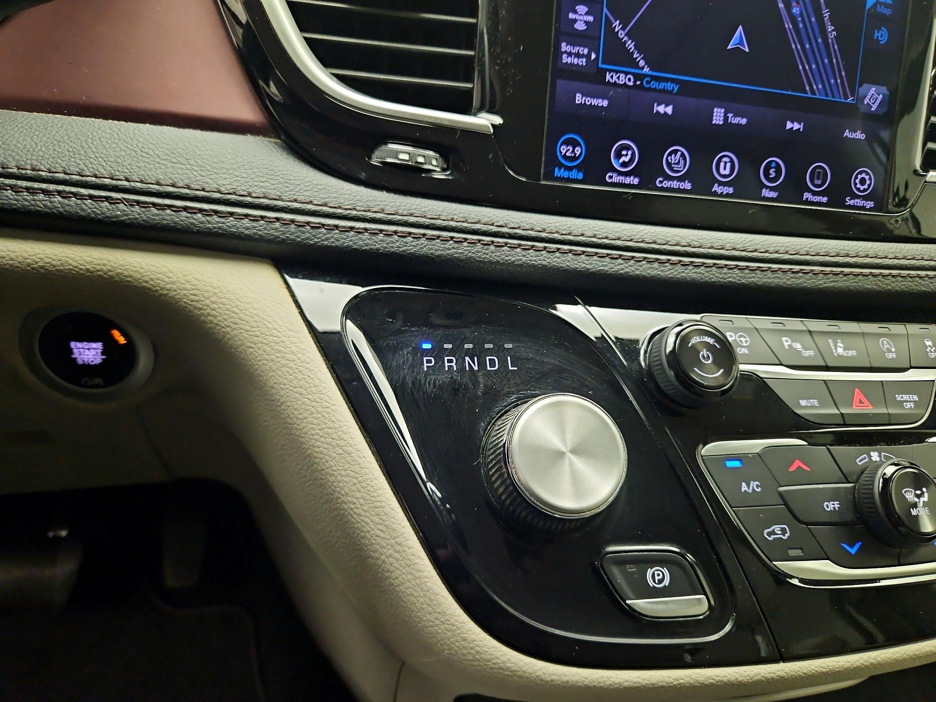 Thumbnail: 2019 Chrysler Pacifica - 17