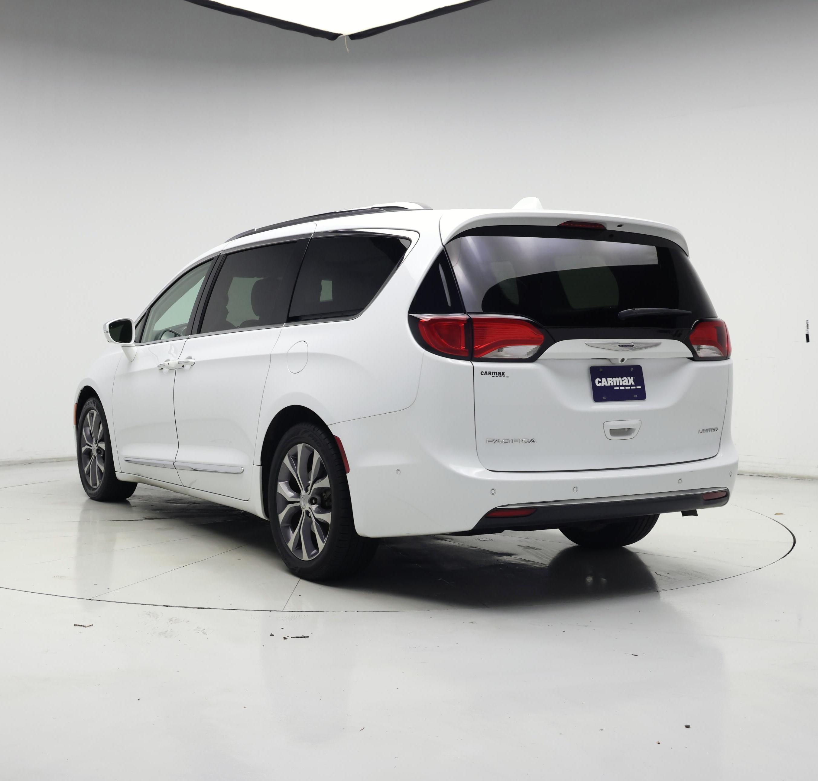 Thumbnail: 2019 Chrysler Pacifica - 2