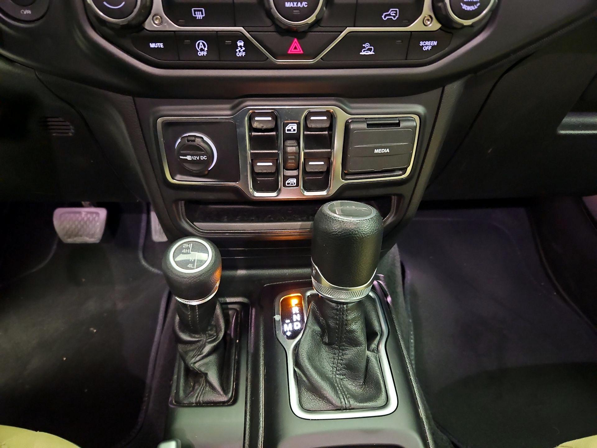 Thumbnail: 2023 Jeep Gladiator - 16