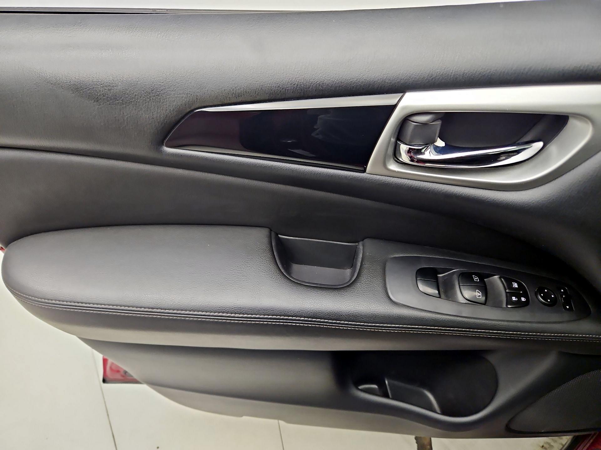 Thumbnail: 2018 Nissan Pathfinder - 12